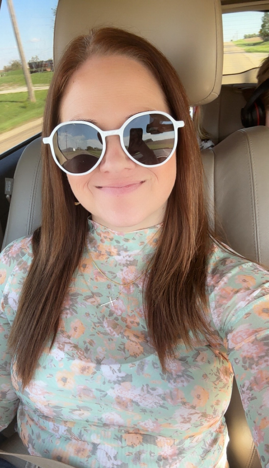 Spring outfit
White sunglasses 

#LTKootd #LTKdayinmylife