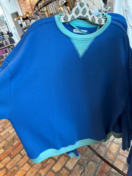 

Love this new pullover 
Runs oversized 


Summer outfit - summer style - spring outfit - spring style - vacation outfit - travel outfit - everyday outfit - casual outfit - midsize outfit -  #ltkfindsunder100 #ltkstyletip #ltkmidsize