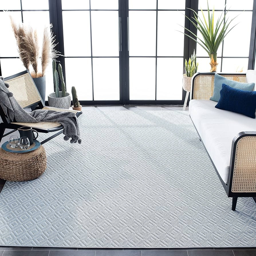 SAFAVIEH Bermuda Collection Area Rug - 5'3" x 7'6", Light Blue & Cream, Non-Shedding & Easy Care,... | Amazon (US)