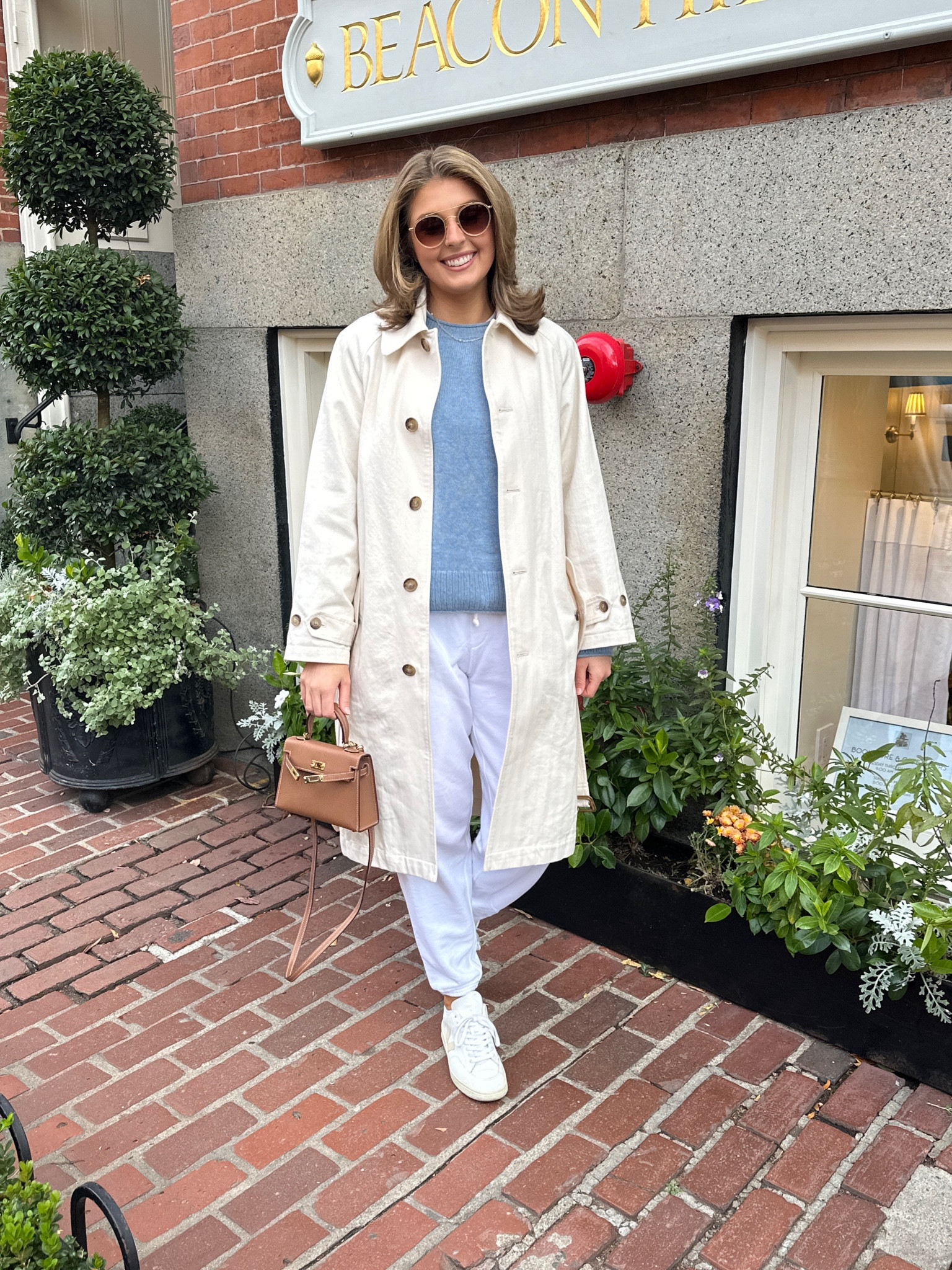 Travel ootd! Wearing an XS in sweater and coat. Exact pants are old, linked similar!

#LTKStyleTip