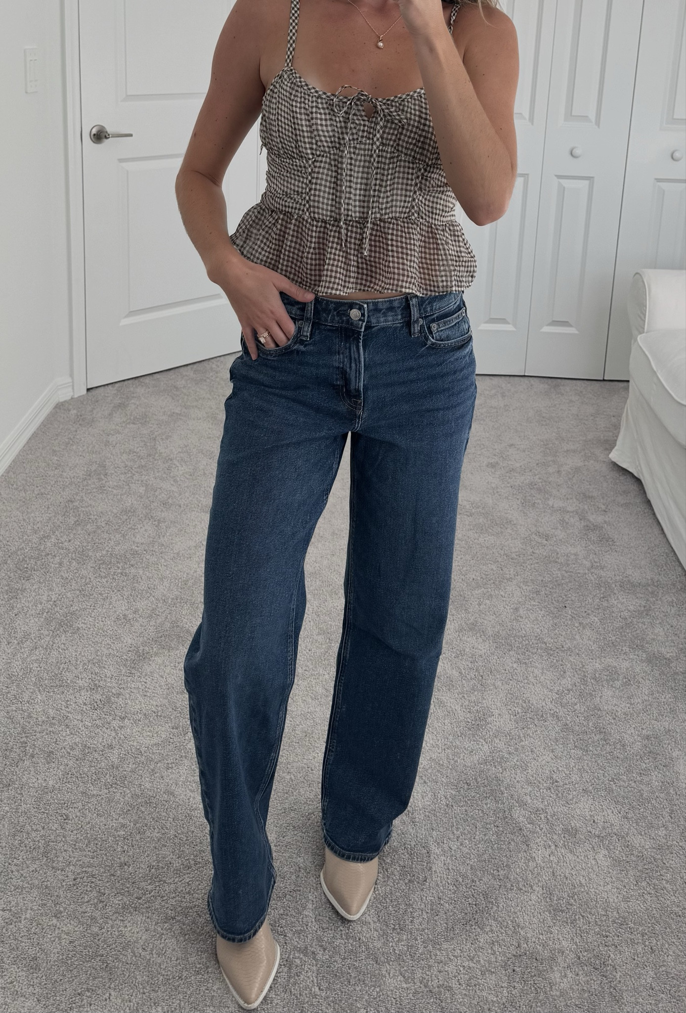 IN LOVE WITH THIS FIT ! Perfect transitioning into fall outfit , I would def wear this to a pumpkin patch and the top is under $11 today ! RUN before it sells out !!! 🙈

#LTKSeasonal #LTKU #LTKSaleAlert
