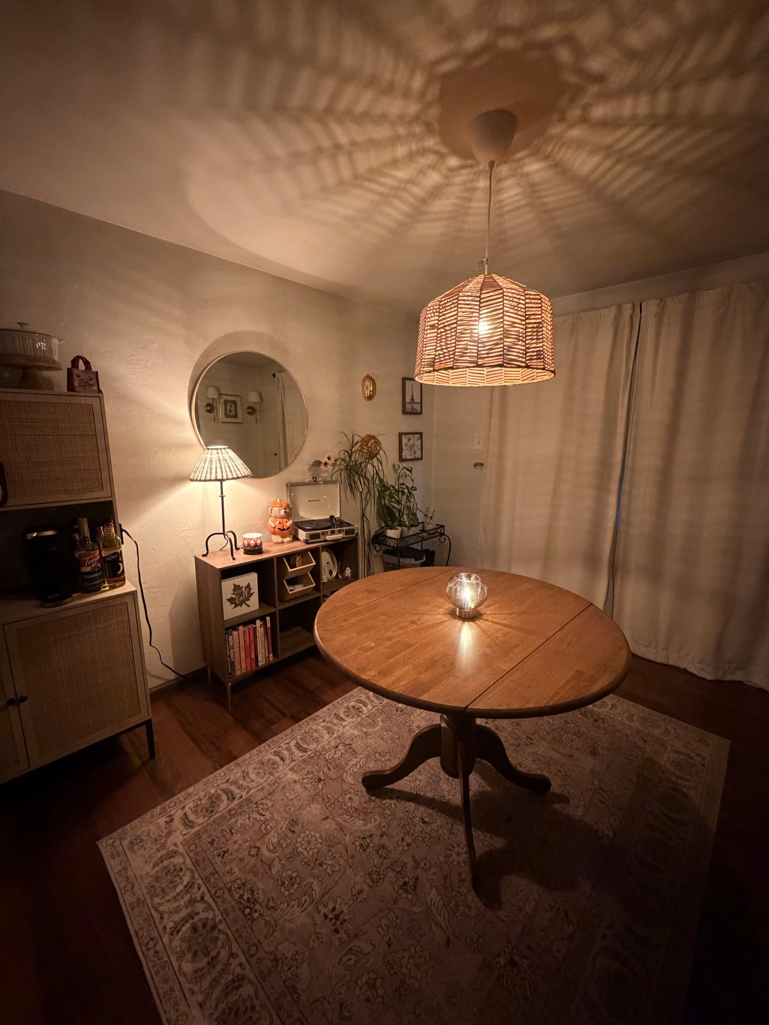 Cutest table ever !!! In love !!

#LTKFamily #LTKHome #LTKStyleTip