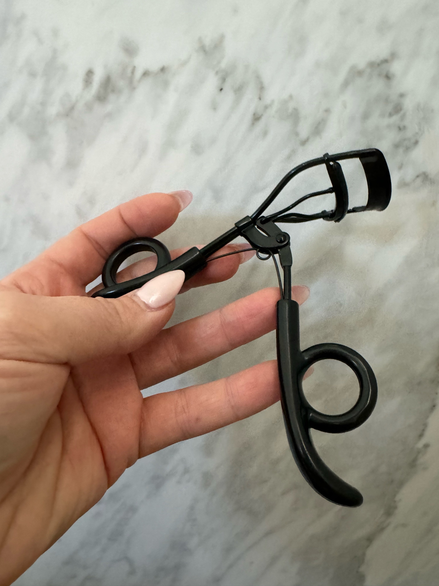 This eyelash curler 🤌🏼

Makeup 
Beauty
Routine 
Face 
Eyelashes 

#LTKbeauty #LTKstyletip #LTKover40