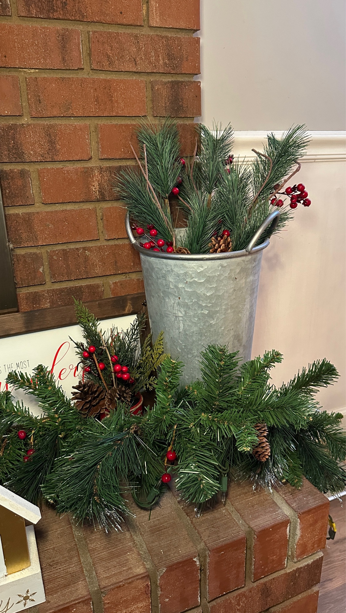 I LOVE the holly berries in my Christmas decor! 🥰🎄

#christmas #christmasdecor #hollyberry #hollyberries



#LTKHome #LTKFindsUnder50 #LTKSeasonal