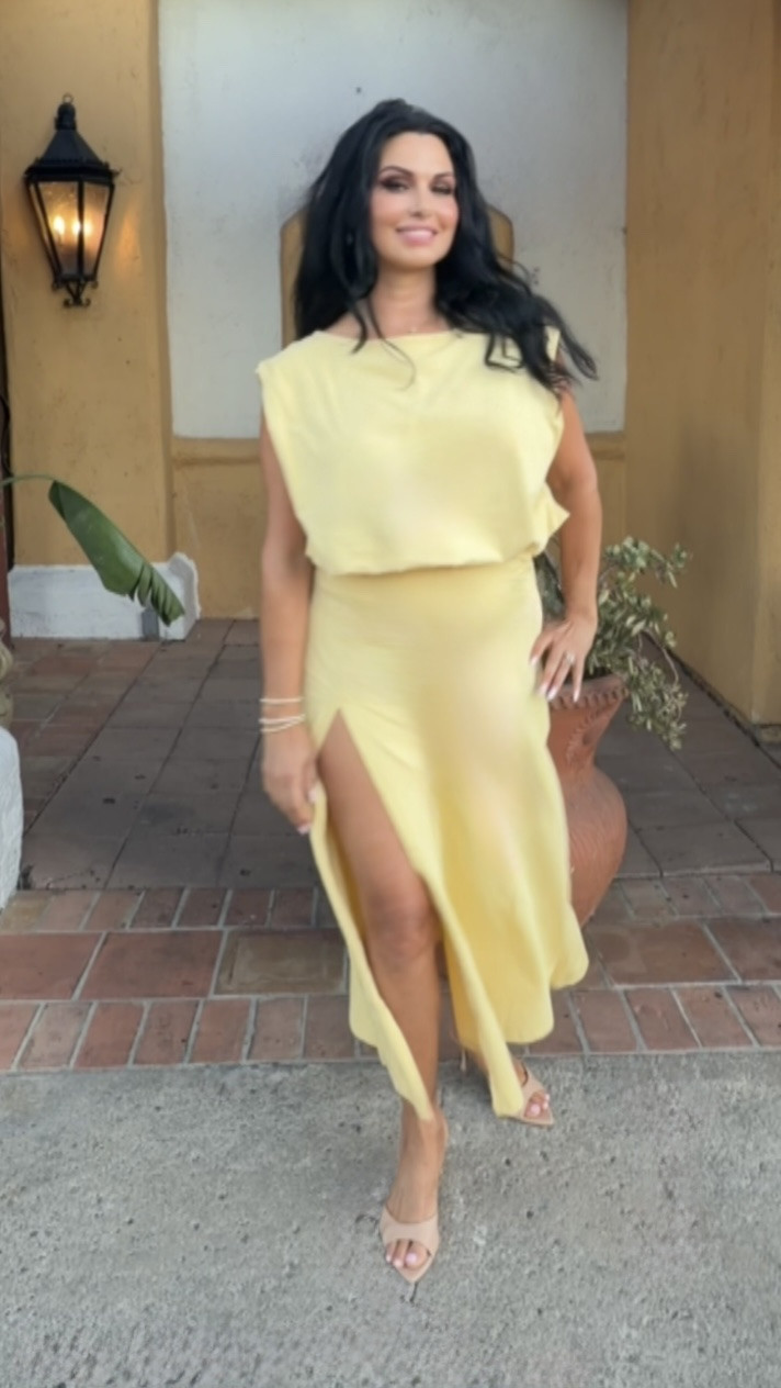 I love this cute matching set!💛

This long skirt and crop top set is so cute and comfy. It runs true to size and fits well. 

I paired it with my Amazon find. A pair of nude heels. 


#fallfashionhauls #falldresses #falldresseswomenover50 #weddingguestdresssummer #datenightdresses #amazonfashion