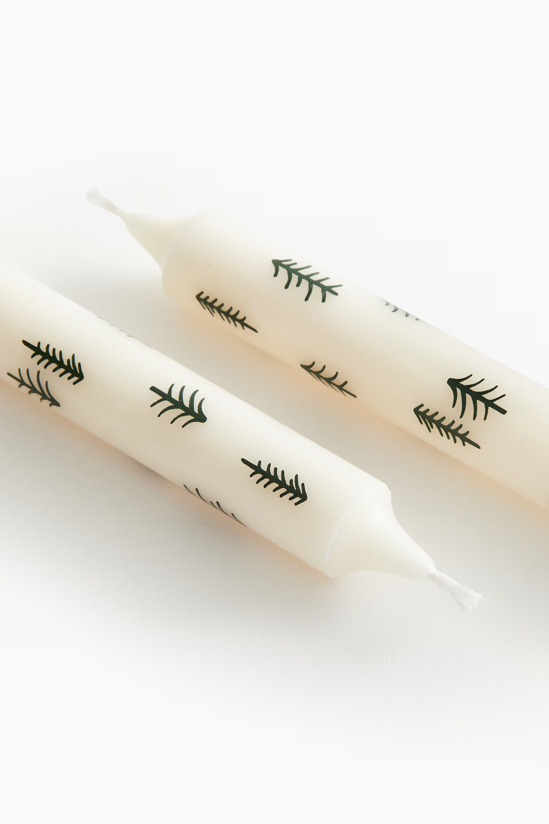2-pack Patterned Candles - White/Christmas trees - Home All | H&M US | H&M (US + CA)