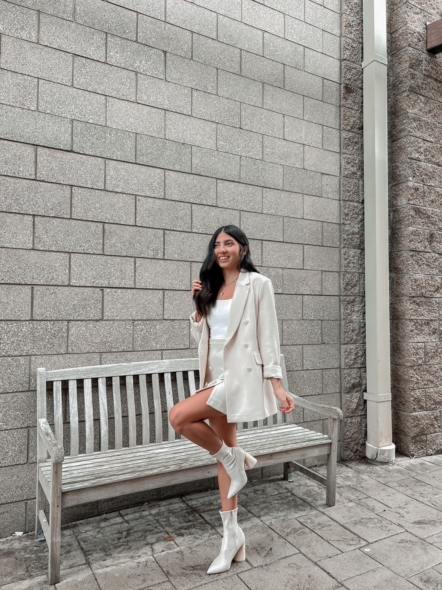 a little monochromatic moment 💫

———
matching set, neutral outfit, blazer outfit, mini skirt, pinterest outfit, spring outfit 2023, spring inspo, style inspo, oversized blazer, pinterest style