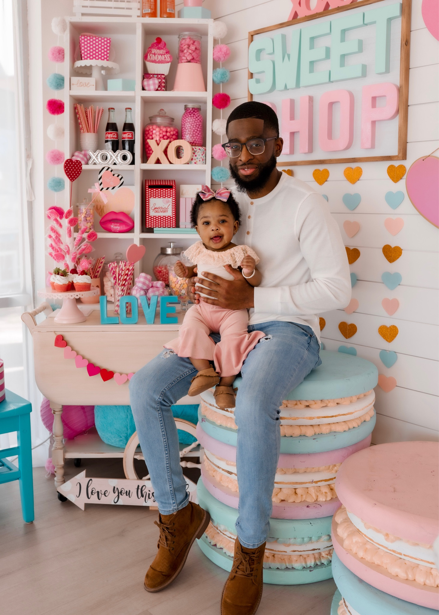 Father Daughter Photoshoot, Valentines Day Outfits, Pink Bell Bottoms, Men’s Fashion, Abercrombie Jeans 