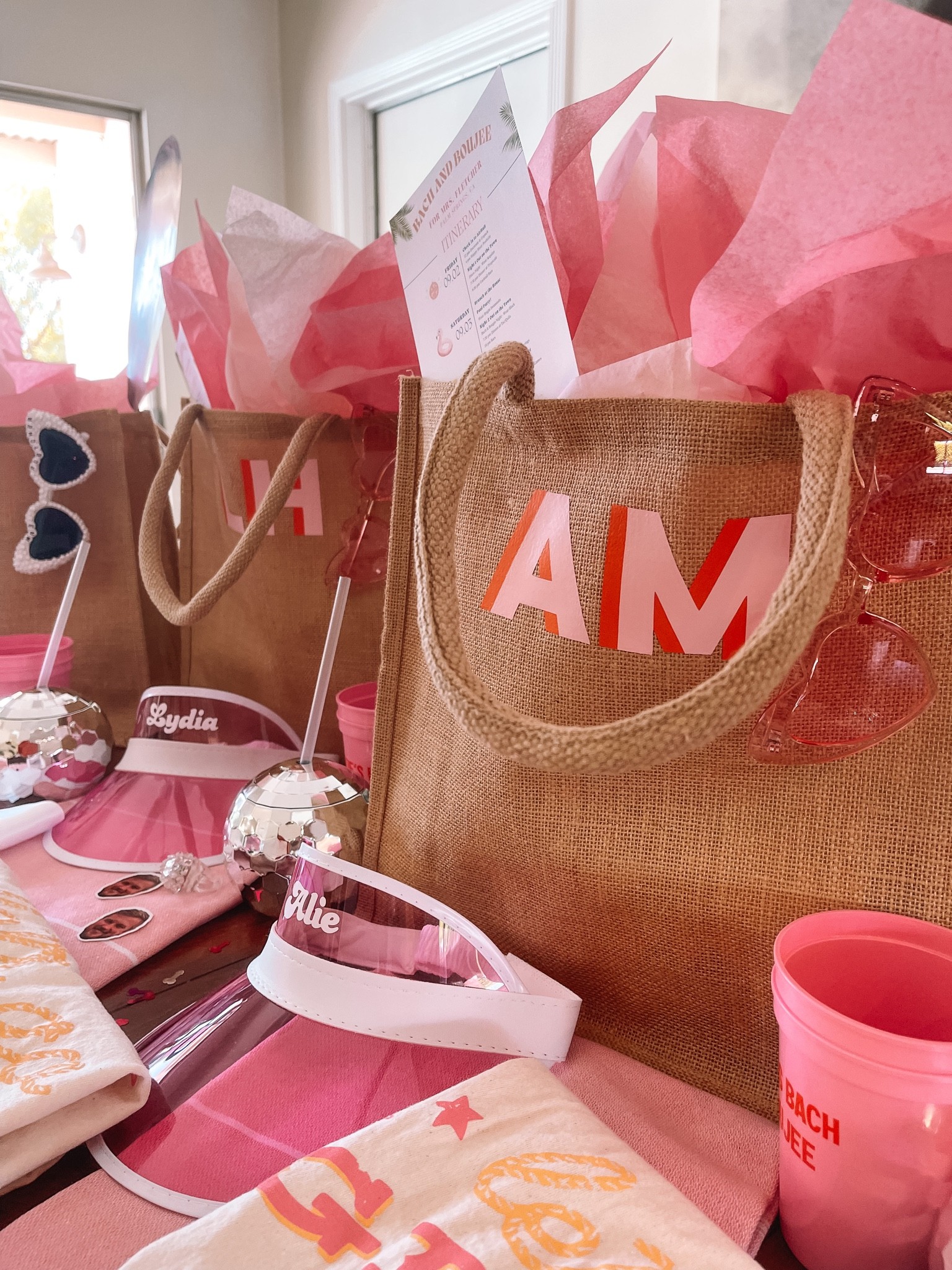 Code ‘BLUSH’ for discount! 

#bachelorettegifts #bridesmaidgifts #custombags #jutetote #monogramtote #jutetote