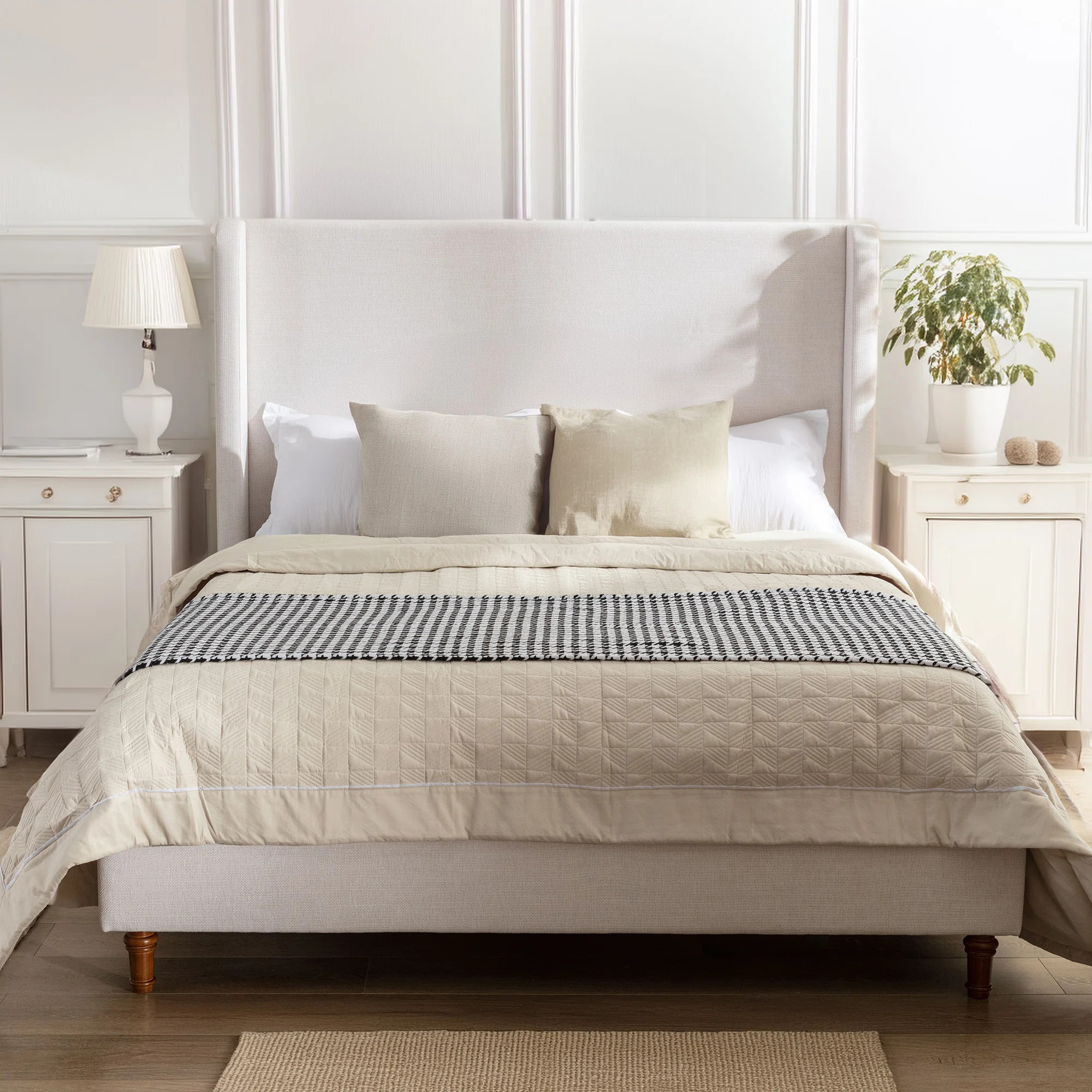 Quinlynn Upholstered Metal Platform Bed | Wayfair North America