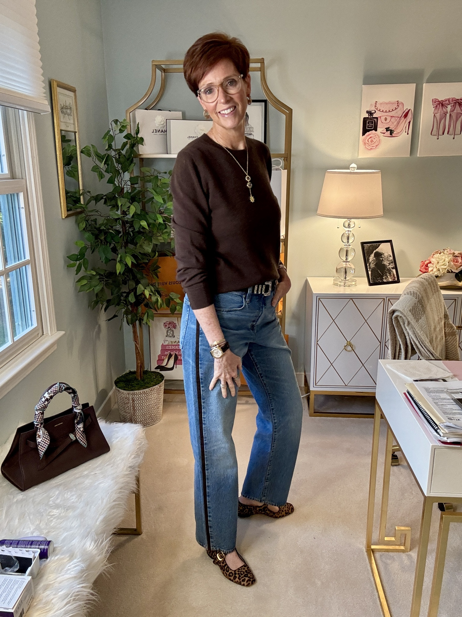 JCrew suede stripe jeans and a cashmere crewneck sweater.
Sweater size medium
Jeans size 30

Cashmere, denim, and neutral tones—this is my everyday uniform in cooler months.

#LTKTall #LTKootd #LTKOver40