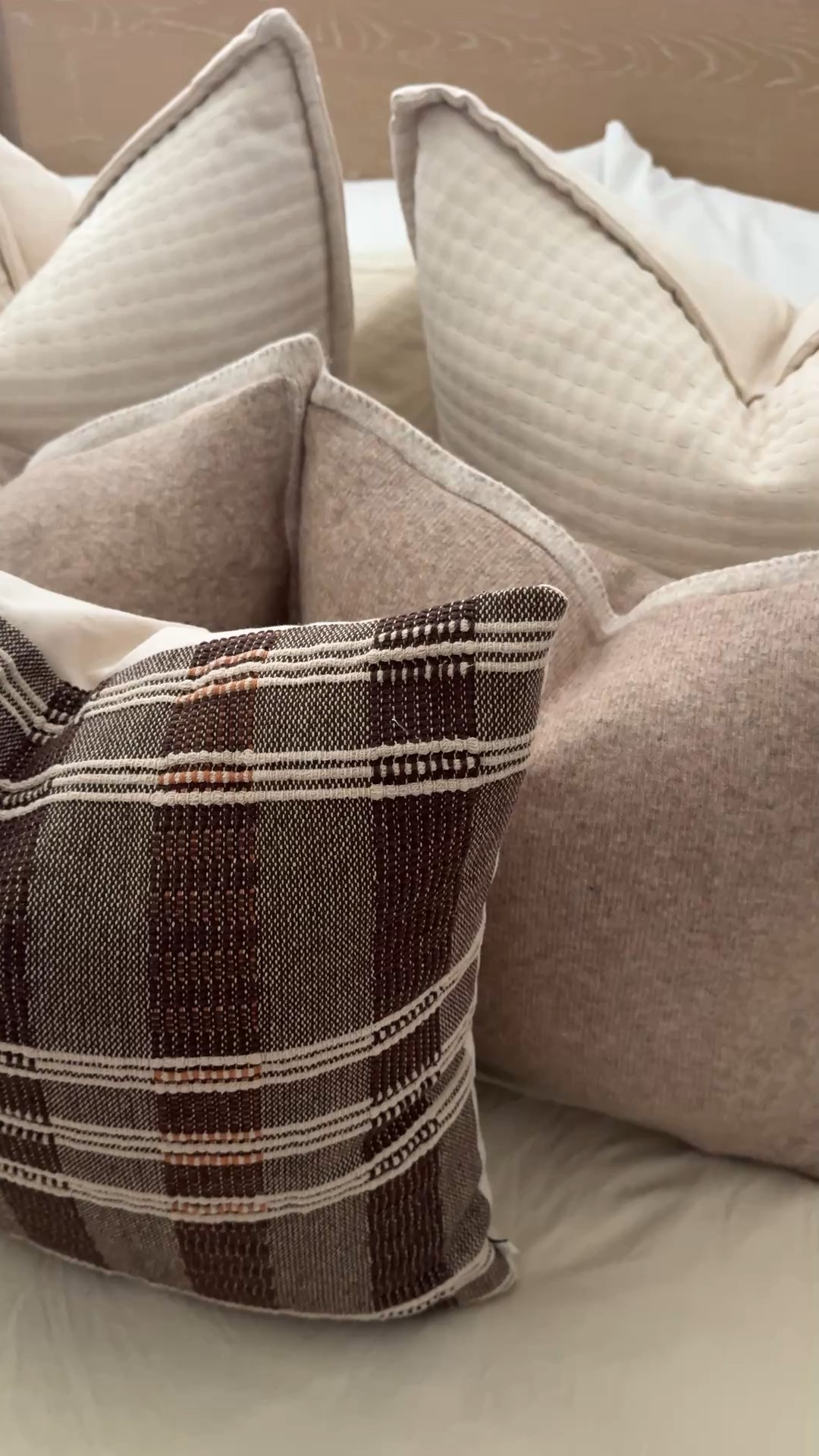 Looking for Fall pillows for your bedroom? 

#LTKSeasonal #LTKHome #LTKFindsUnder50