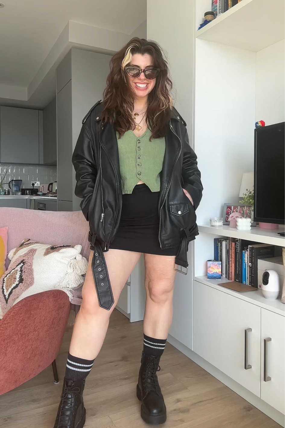 spring soft grunge outfit

about me: 164cm | UK14 | 32H

outfit detail and sizes: 
waistcoat: asos [14]
skorts: asos [14]
boots: dr martens
jacket: asos [12]
sunglasses: primark

#LTKMidsize #LTKFestival