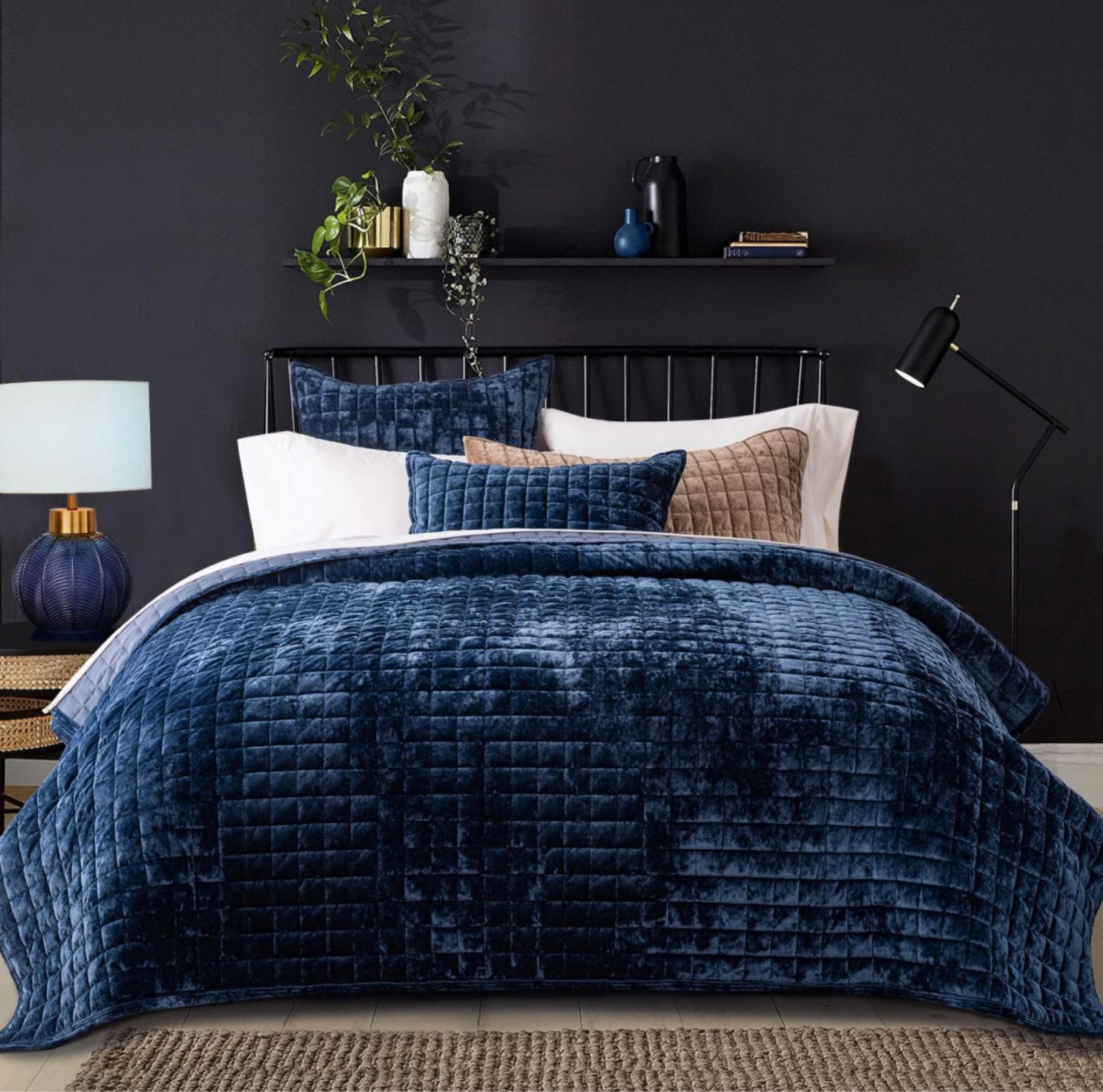 Navy Blue Velvet King Quilt

Great quality! 

Bedding, comforter, comforter set, navy bedding

#LTKHome #LTKStyleTip #LTKFamily
