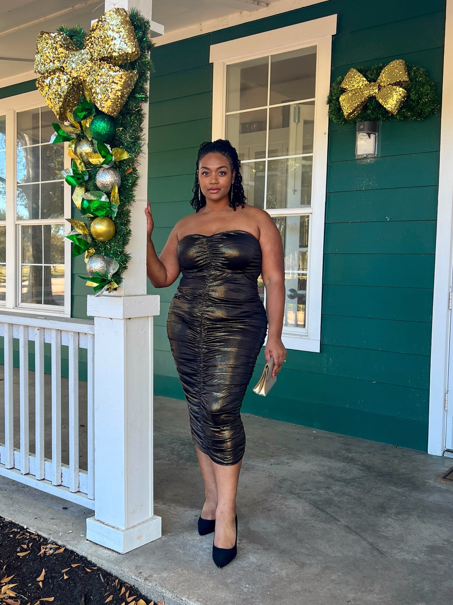 Dress: Taryn from Rebdolls
Linking other goodies from the brand 

#rebdolls #rebdollshaul #rebdollsfashion #rebdollspartner #rebdollsambassador #midsizefashion #plussizeholiday #12DaysofREB #RebdollsholidayCampaign #RebdollsNewYearCampaign 

#LTKHoliday 

#LTKmidsize #LTKplussize