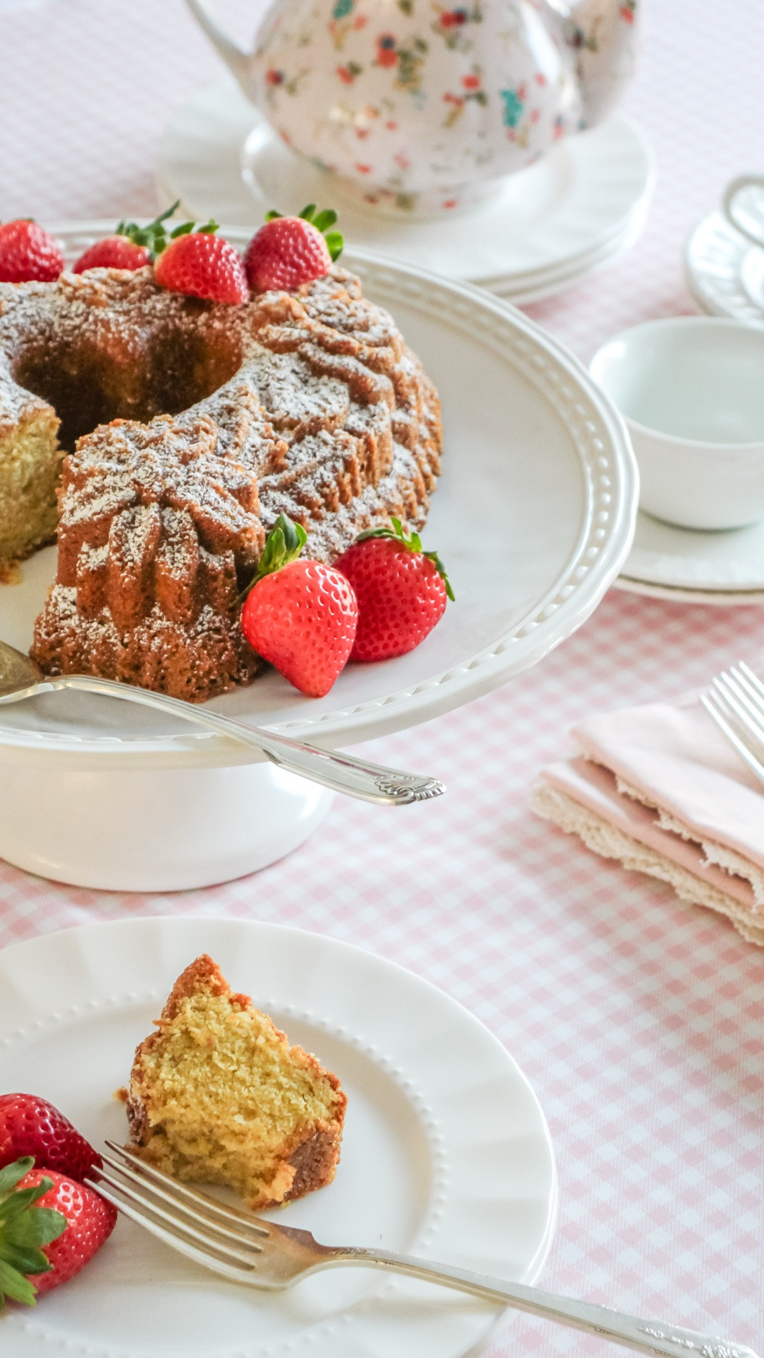 Love this pretty Bundt pan for making a cake even more special for Valentine’s Day! 

#LTKSeasonal #LTKValentine #LTKHome