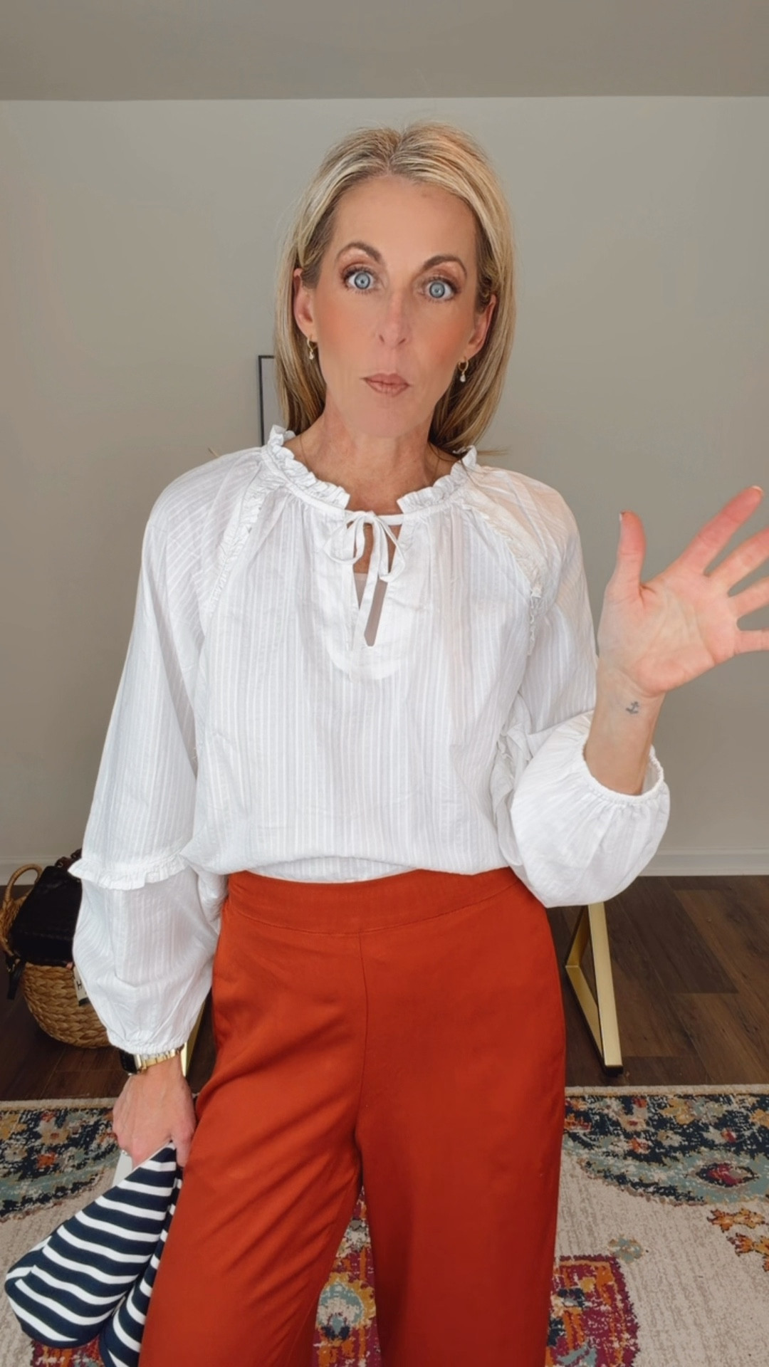 One pair of $30 Old Navy pants… styled 5 totally different ways.. If you’re trying to build outfits without buying a whole new wardrobe, THIS is your sign. 👏 These Old Navy pull-on Playa Pants are only $30 and I styled them 5 different ways— And the best part? Every top I started with is under $30 too. Comment SHOP for all the details 

The two tees at the top are under $10 today, and the button-downs/blouses are all around $30. Change the shoes and accessories and you seriously get a whole new look every time.

I’m wearing a size small in the pants and a size small in all tops. The styling possibilities are honestly endless, and everything is linked for you. 🤎

Which outfit is your favorite: 1, 2, 3, 4, or 5

#LTKgrwm #LTKmomlife #LTKootd