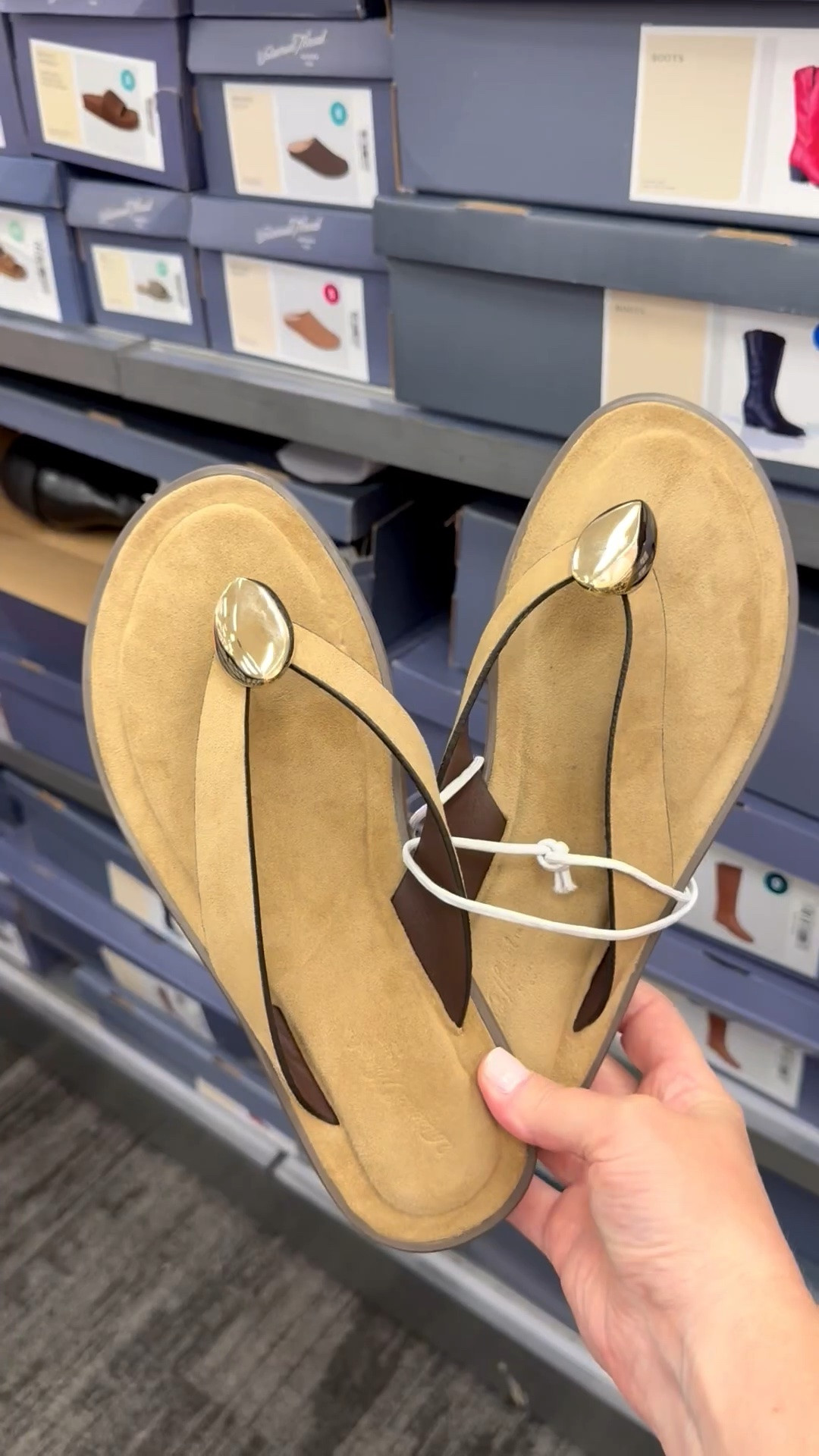 Comfy summer sandals with memory foam. Yes please! ☀️ Available in two colors. 

#summersandals #summervacationoutfit #target #summerslides #sandalswithmemoryfoam #brownsandals #taupesandals #casualsandals