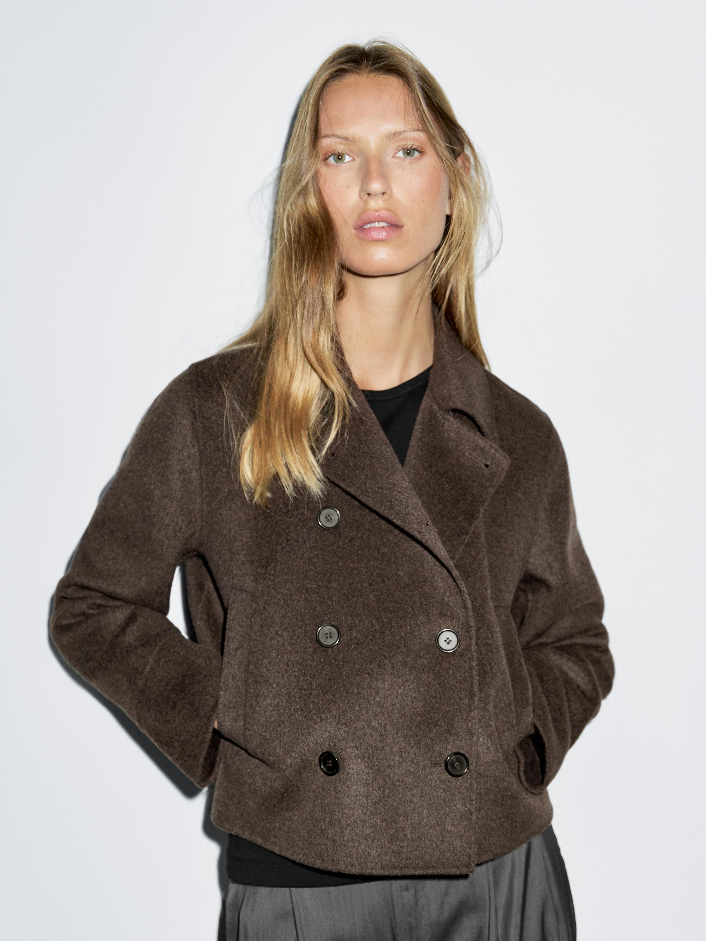 Short double-breasted wool blend coat | Massimo Dutti UK