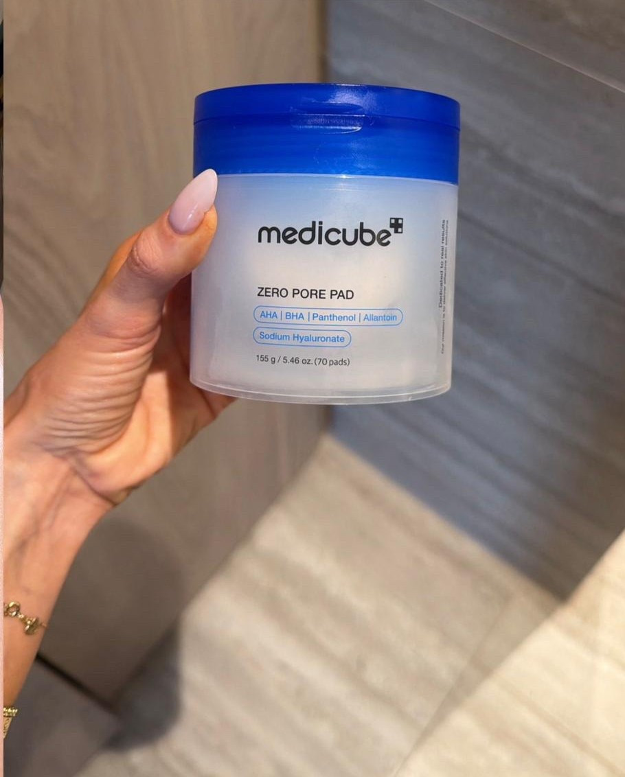 What these does instantly to your skin is INSANE!! And you get a lot in the tub! Use once a day and your skin will instantly be brighter! And over time they really do reduce the appearance of your pores m! SO good!! 🤍


#LTKbeauty #LTKeurope #LTKuk