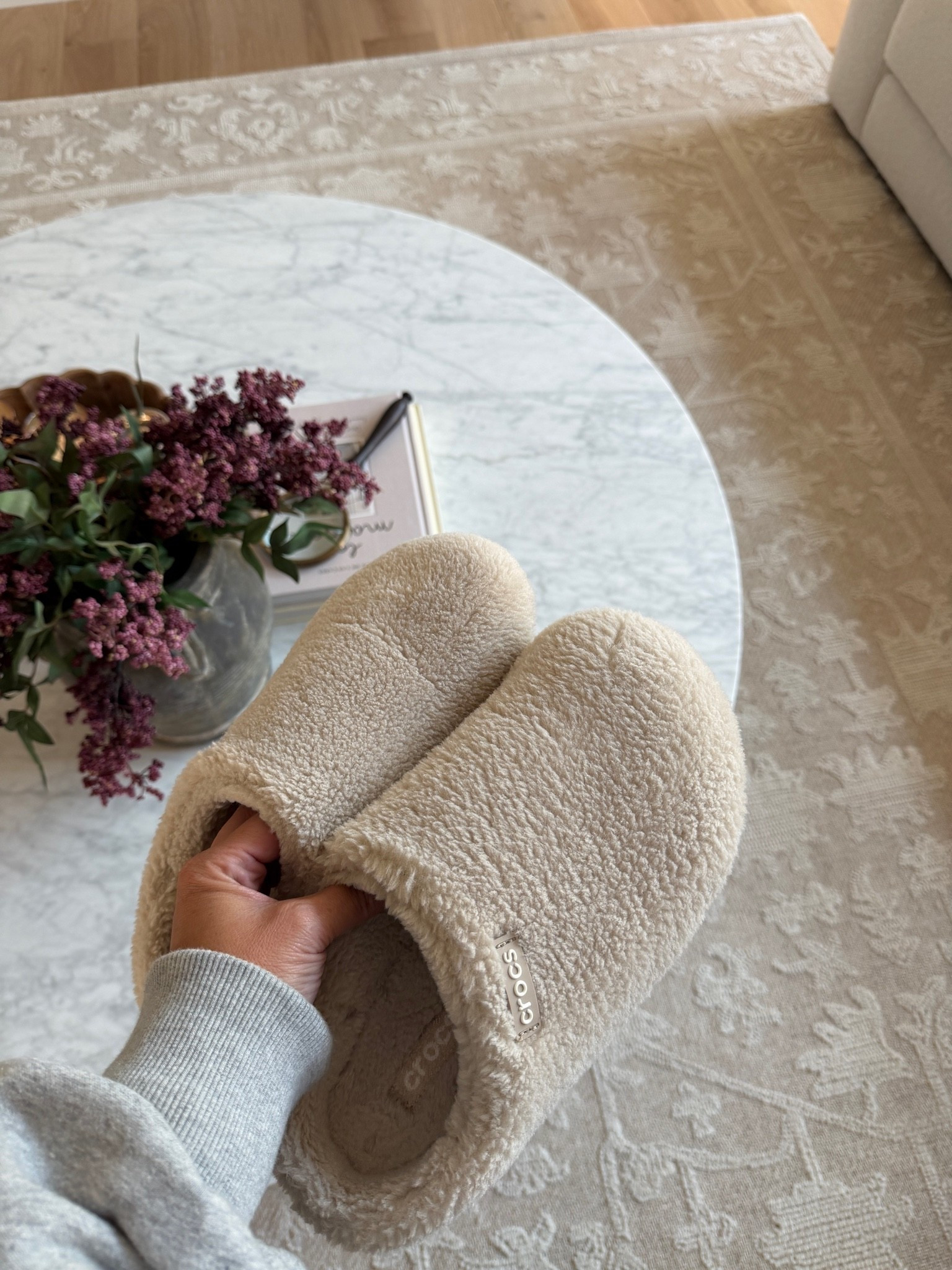 A fall necessity 🤌🏼 the coziest slippers ever

#LTKSeasonal #LTKHome #LTKmomlife