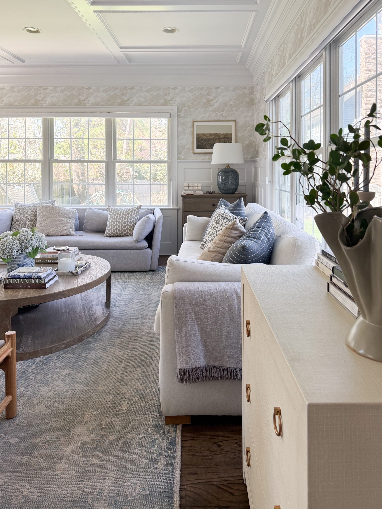 Weekend ready! 

So many home sales kicking off today: our wallpaper, pillows & pillow inserts and so many accessories are discounted 🙌🏻

Living room, living room inspo, living room decor, spring home, spring decorating, coff and table decor, coffe table accessories, Serena & Lily, peel-and-stick wallpaper, girlonthehudson, neutral home, modern coastal, minted art

#LTKSeasonal #LTKHome #LTKdayinmylife