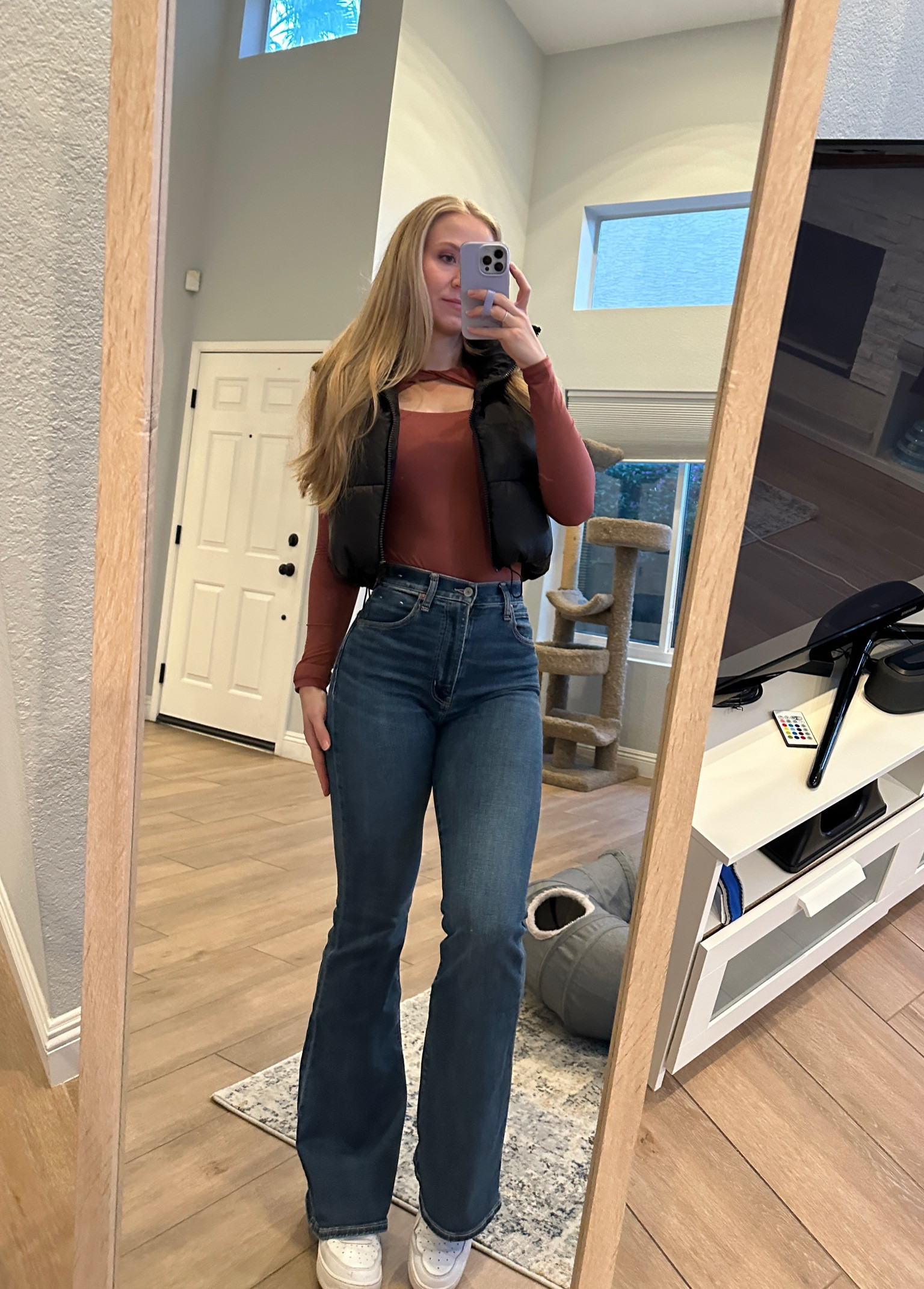 Small vest, small bodysuit, 25L jeans 
