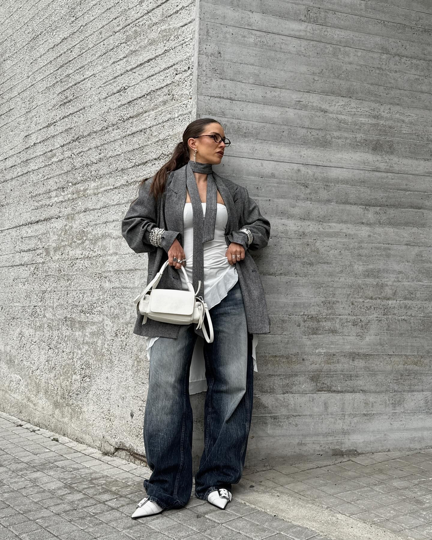 Baggy jeans 🤝🏼 oversized blazer 

#springoutfitinspo #ootdideas #greyoutfit #styleblogger

#LTKFindsUnder50 #LTKStyleTip