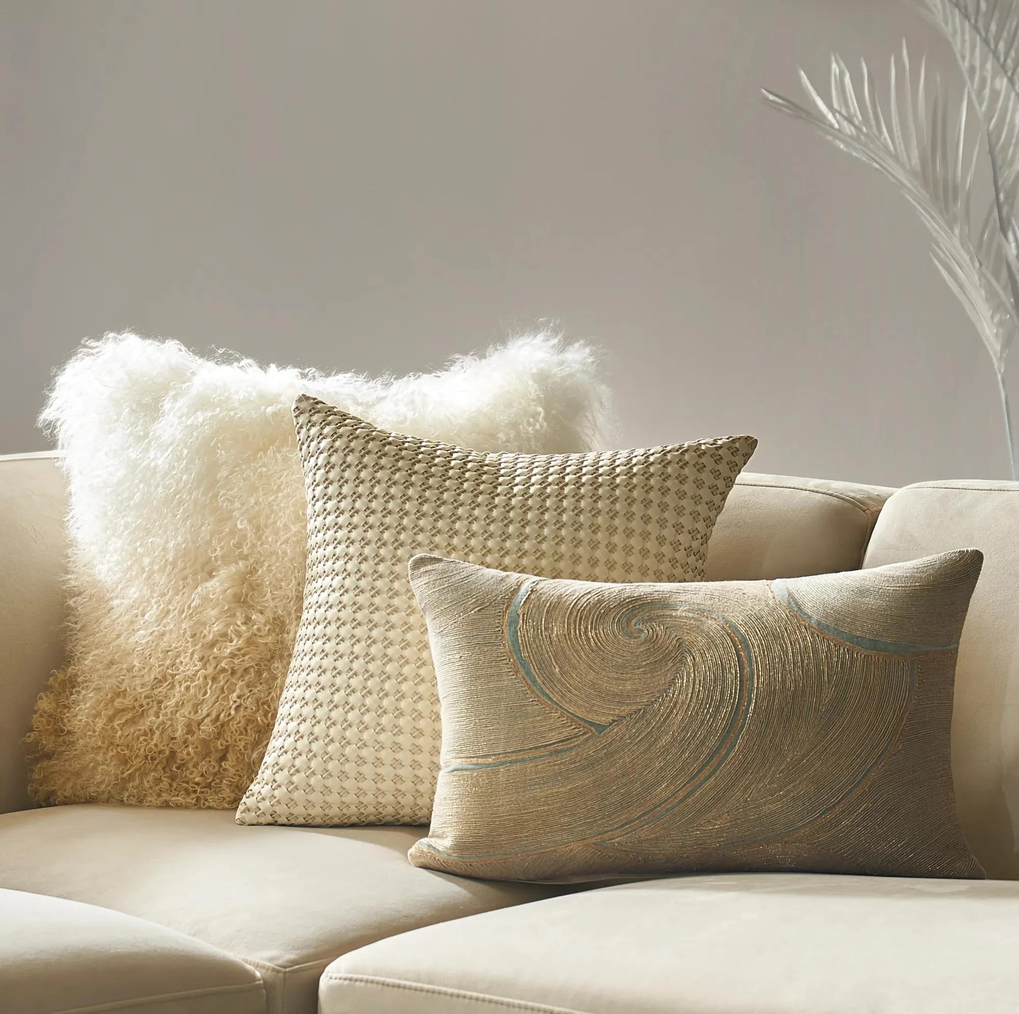 Ombre Mongolian Pillow 22" - White/Gold | Z Gallerie