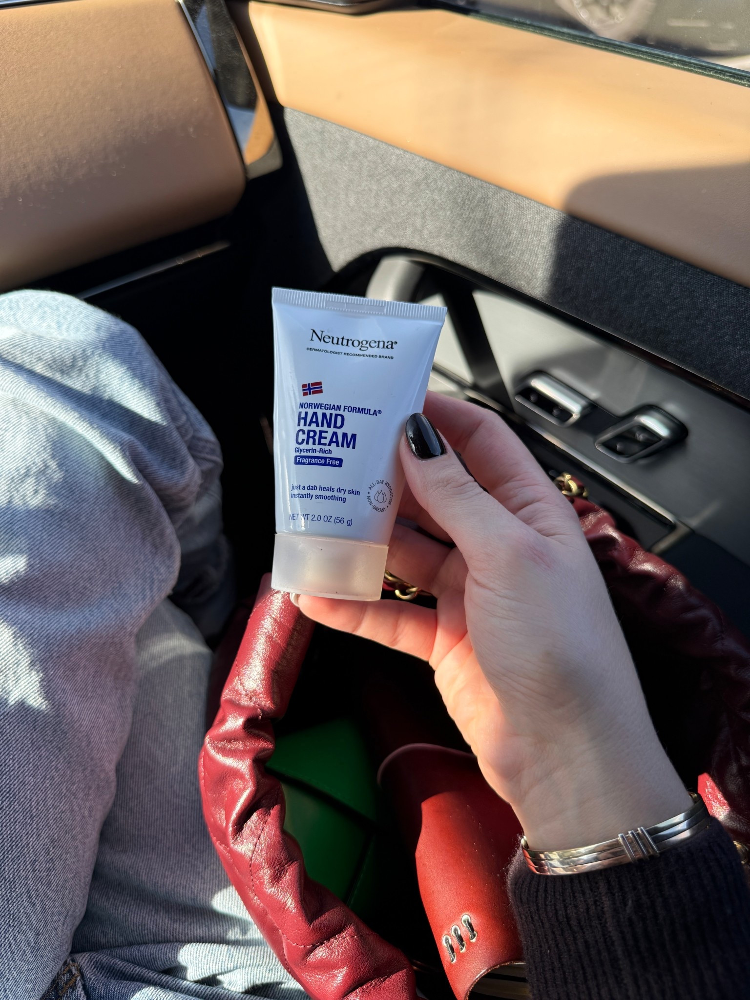 Best hand cream on earth 🫱🏻‍🫲🏼

#LTKFindsUnder50 #LTKBeauty #LTKselfcare