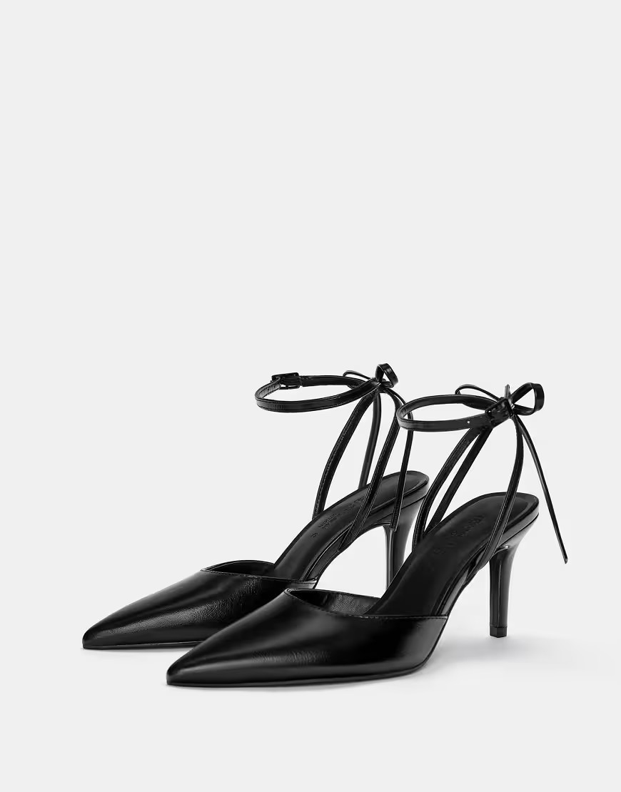 Pull&Bear Heeled shoes in black | ASOS (Global)