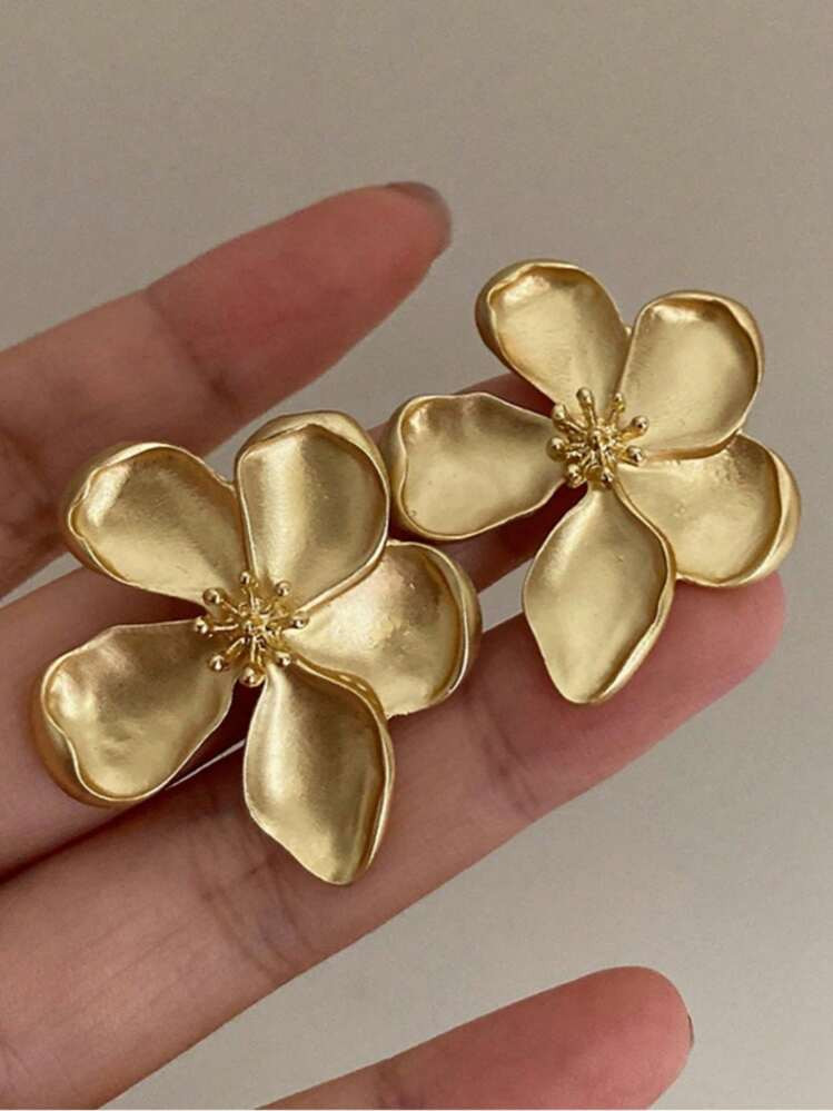 1pair Elegant Flower Retro Design Fashion Statement Earrings For Women | SHEIN