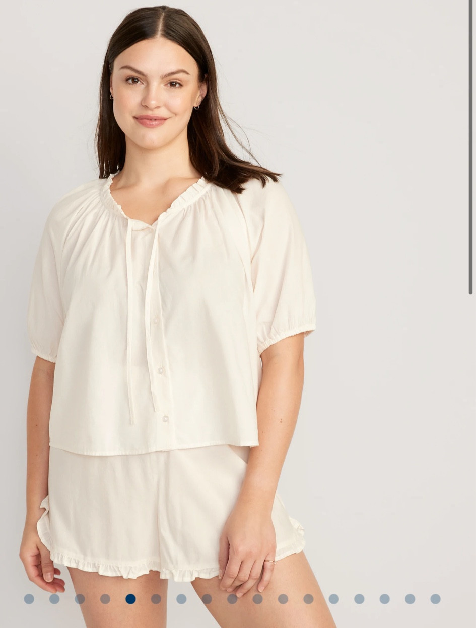 Matching set also comes in white!! 

#spring
#springstyle