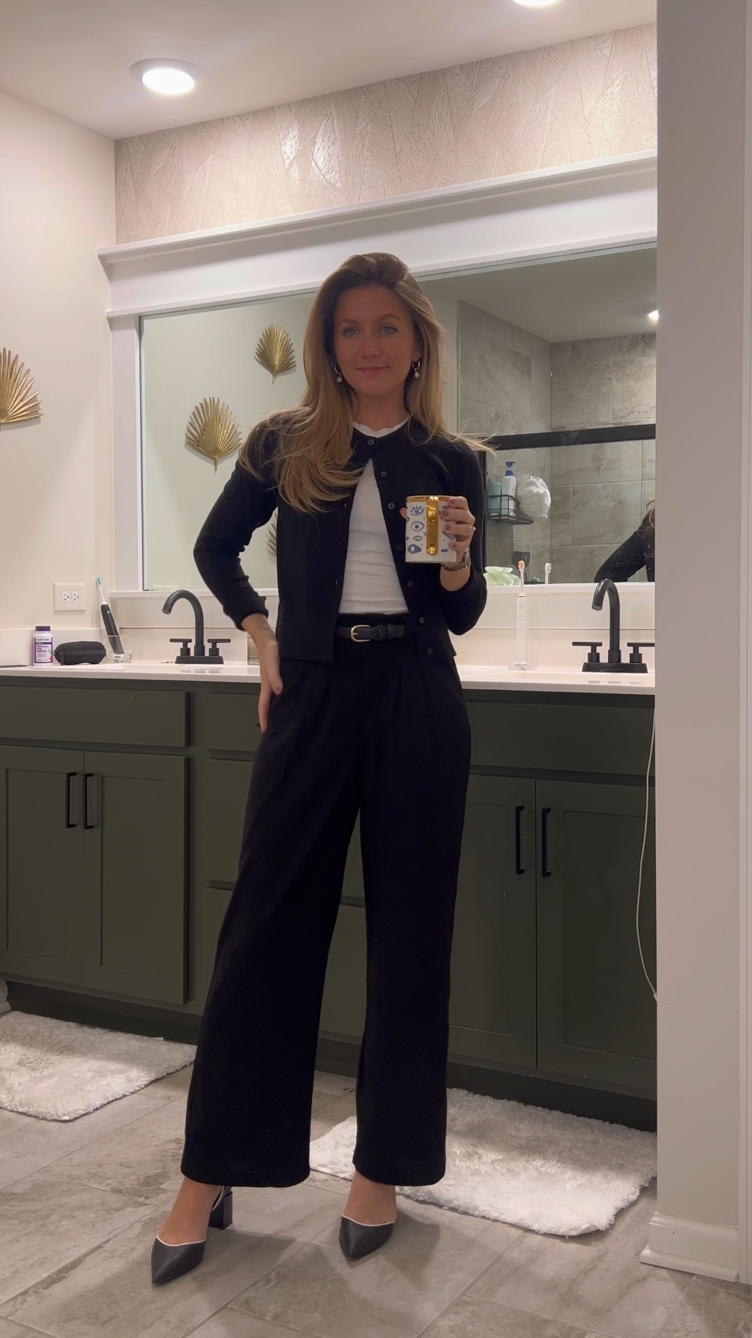 gloomy fit for a gloomy day 🖤

#LTKWorkwear #LTKSeasonal #LTKVideo