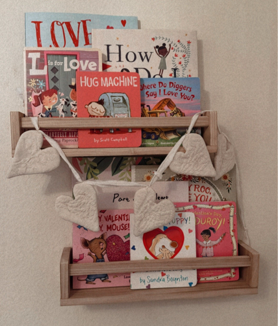 Valentines Day Bookshelf 

#LTKKids