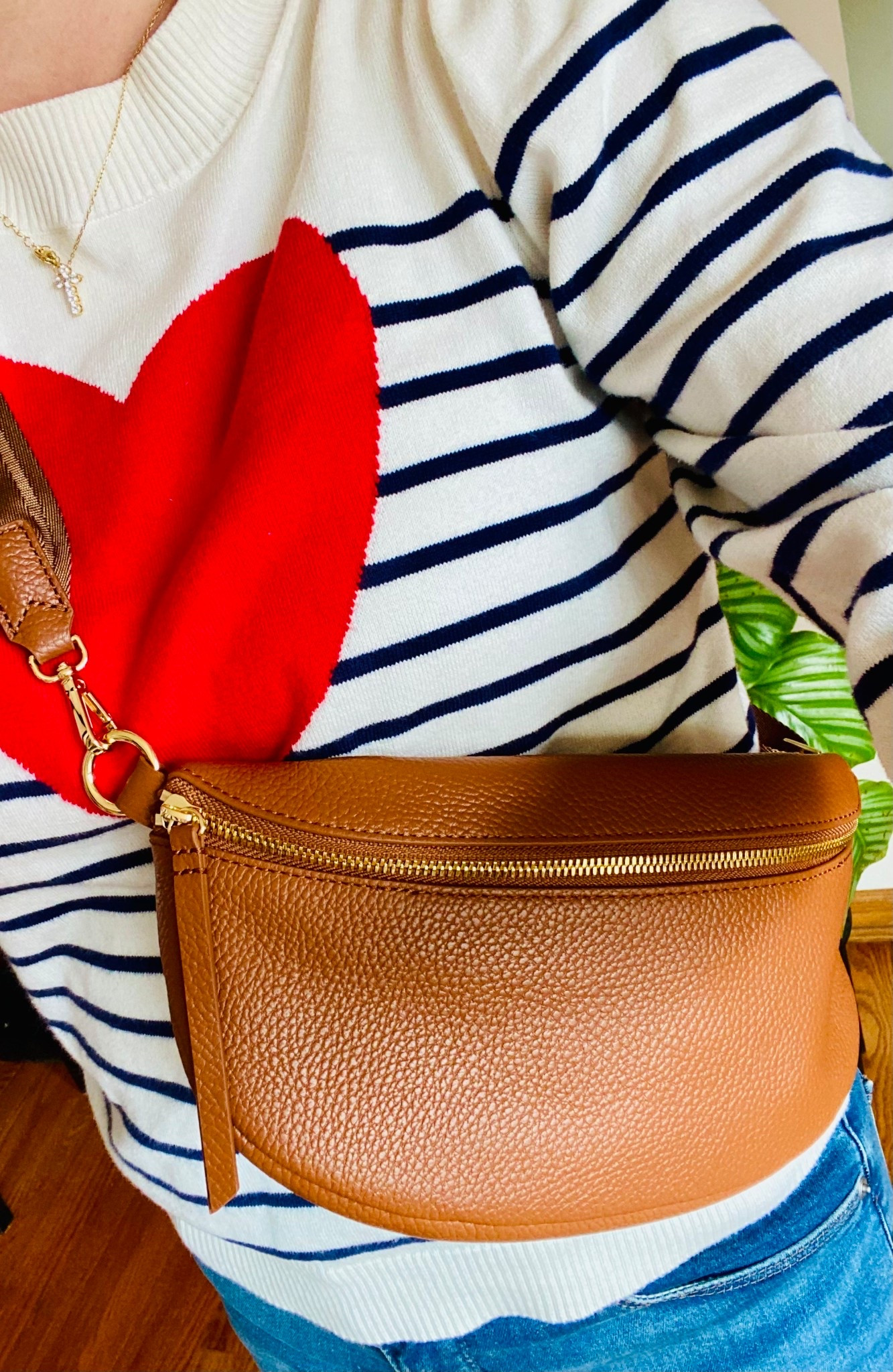 Finally found the PERFECT sling bag! There’s a huge sale on it right now.

Crafted from high quality leather sourced from Italy, this bag is durable, timeless, and features a silky smooth adjustable webbed strap. Plus, there’s a back zipper pocket and interior card holder. Wear it as a crossbody or around your waist.
Color: Cognac 

#LTKdayinmylife #LTKTravel #LTKSaleAlert
