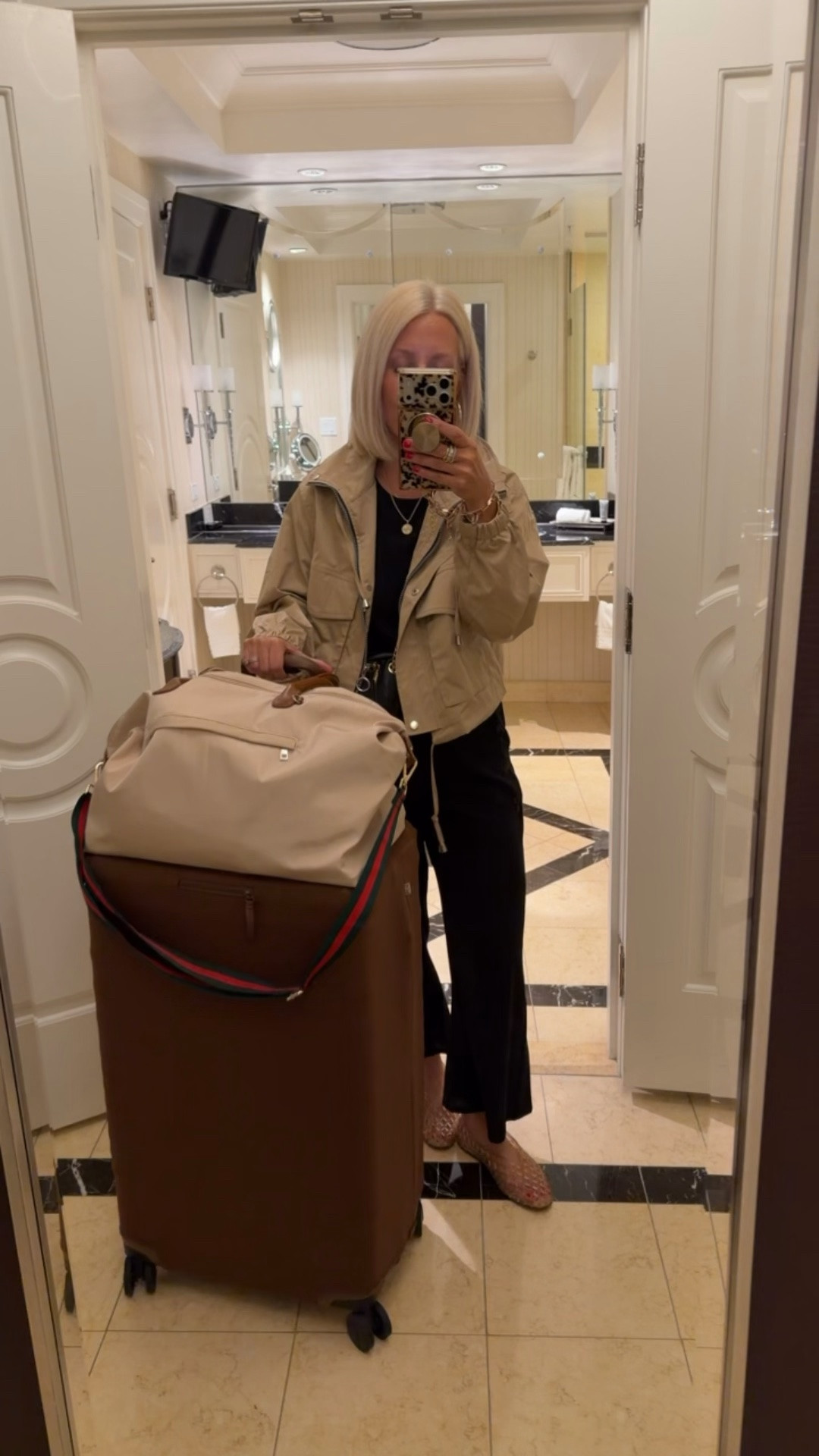 Comfy but put together travel outfit!!!
⬇️⬇️⬇️
Jacket medium
Set size small (does not wrinkle)!
Shoes comfy enough to travel in (run room)