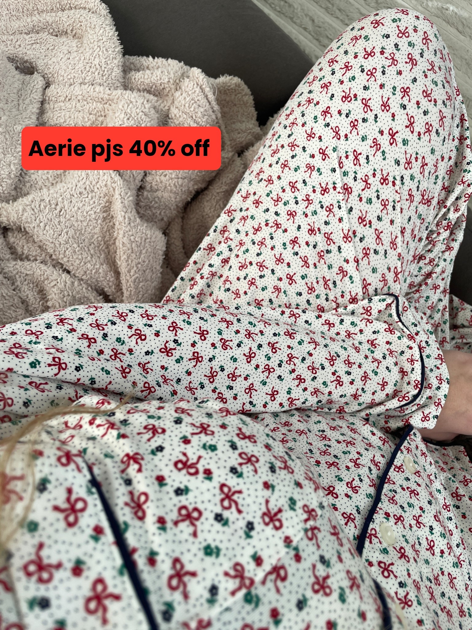 My fave aerie pjs 40% off!! Super soft and stretchy! This holiday print 😍 perfect gift for her or yourself!


#LTKHoliday #LTKGiftGuide #LTKCyberWeek