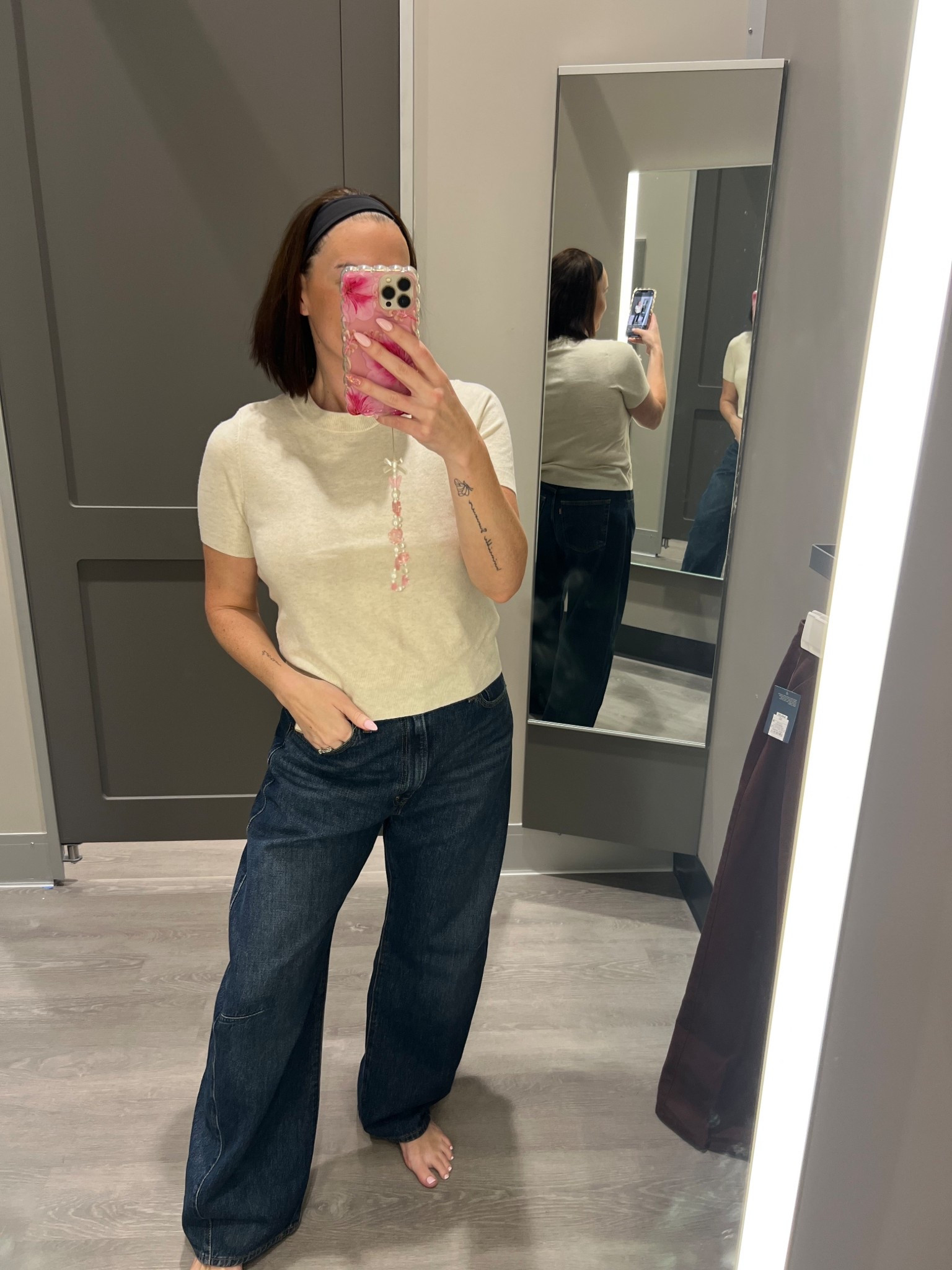 Basic ivory short sleeve top was lightweight and soft! 

#LTKSaleAlert #LTKFindsUnder50 #LTKMidsize