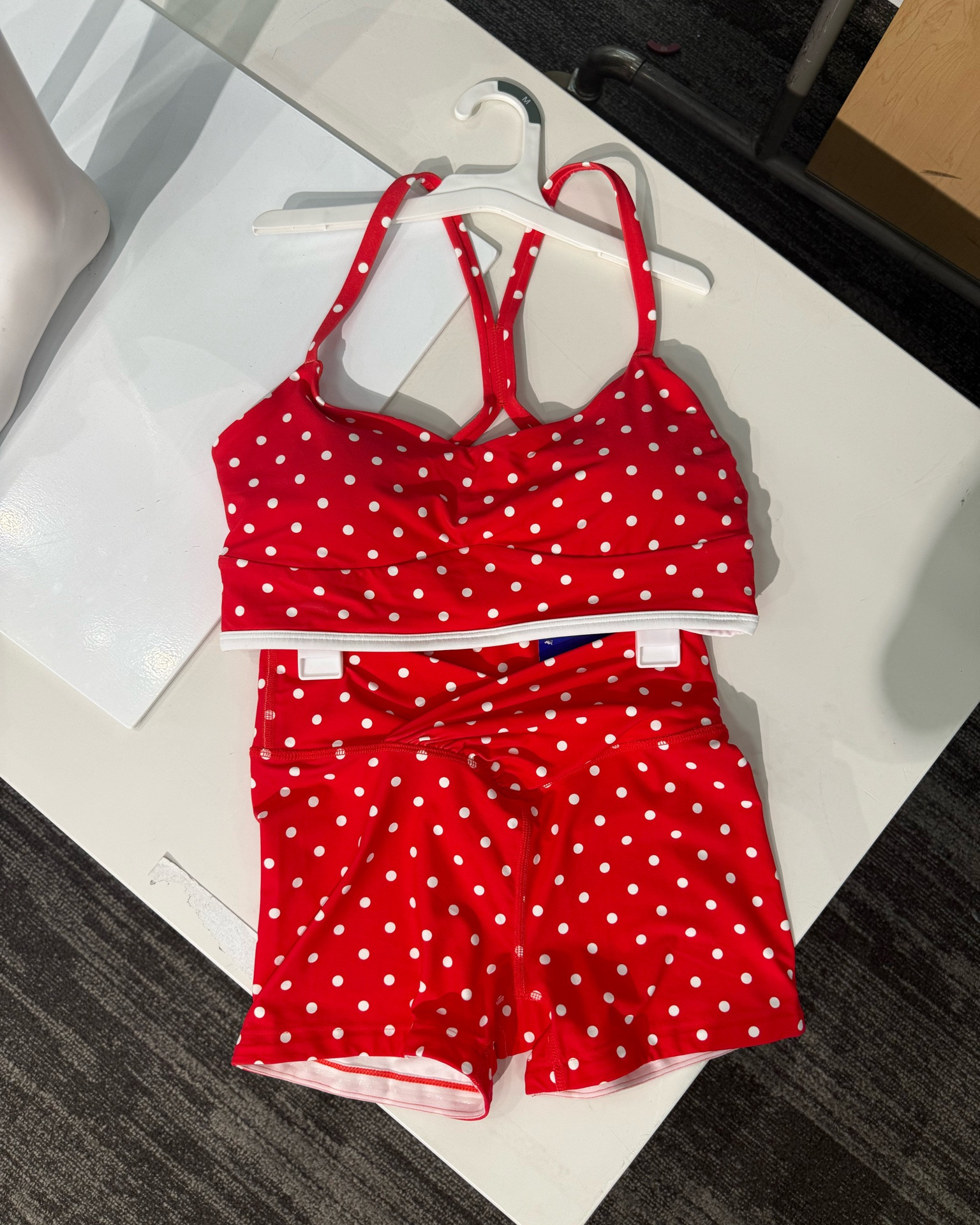 Piped sports bra and crossover cinched bikers. Comes in 5 colors!

#LTKootd #LTKmomlife #LTKActive