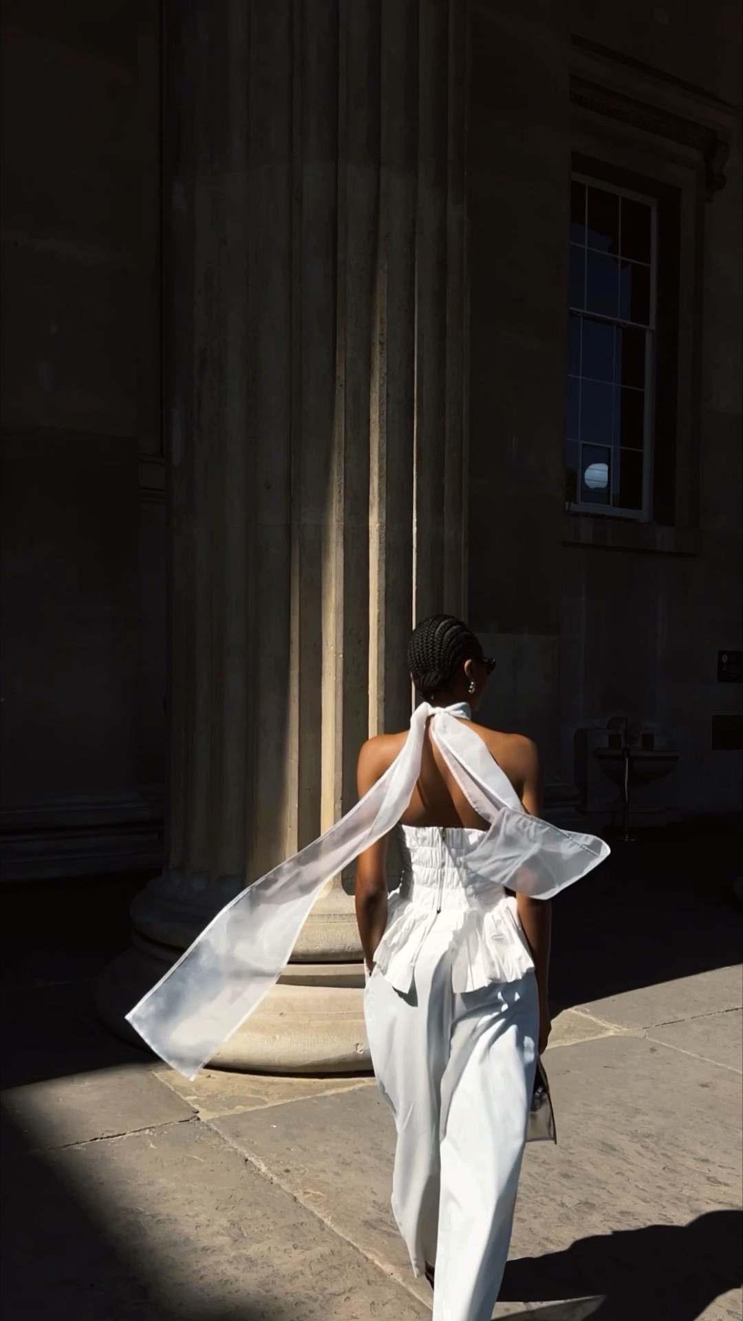 Like a Disney swan princess 🤍✨ Would you wear this? 🤍


#MinimalStyleDaily #StyleReel #springoutfitideas #TimelessFashion #Neutralstyling #Springstyle #FashionReelsCreator #monochromeoutfits #classicfashion #Parisianstyle #AussieFashion #elegantStyle #Dissh  

#LTKuk #LTKeurope #LTKsummer