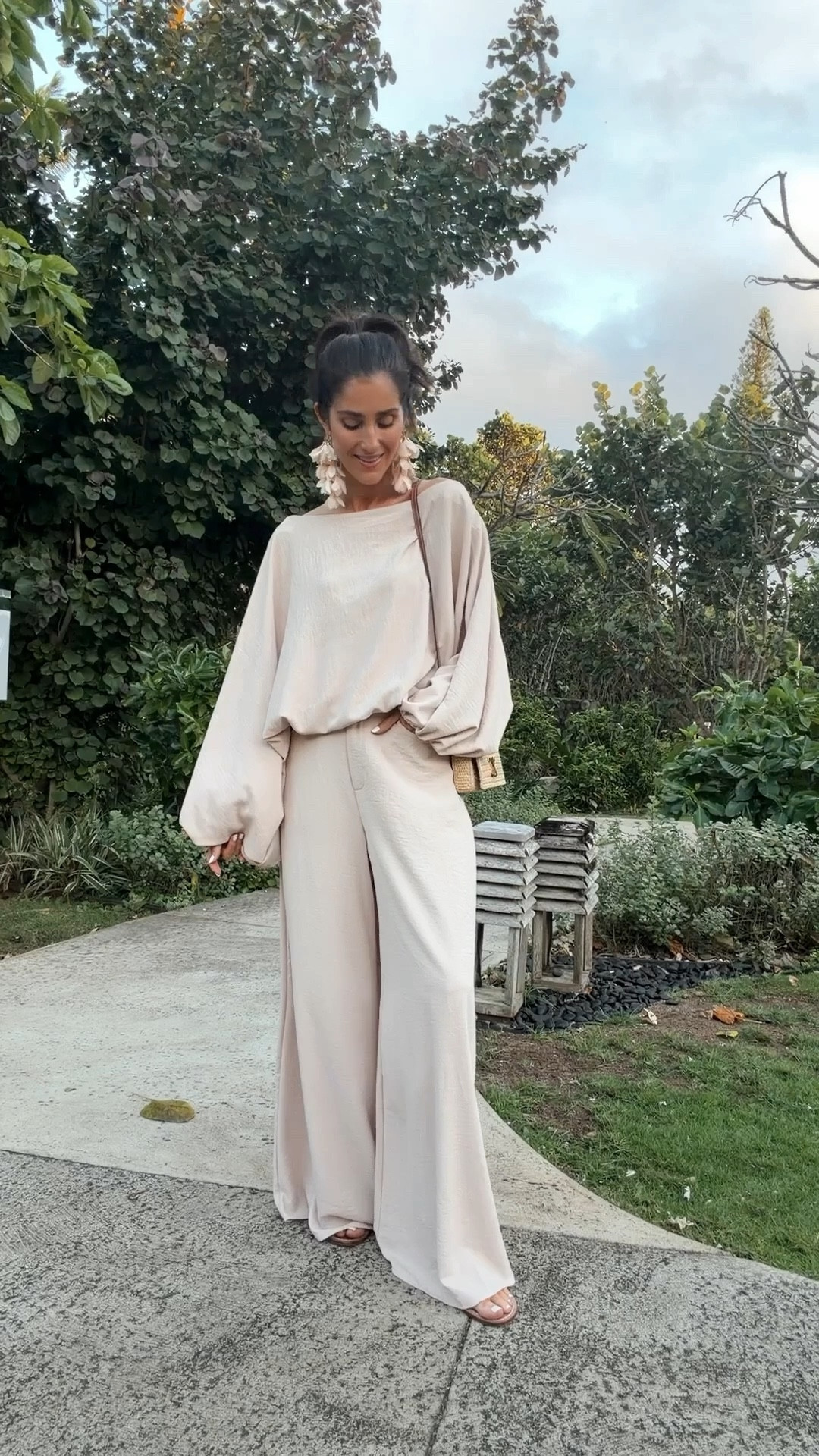 Rating this matching set a 10/10!! I’m just shy of 5-7” wearing the size small in the color apricot #stylinbyaylin #aylin #amazonset #matchingset

#LTKTravel #LTKOver40 #LTKspring