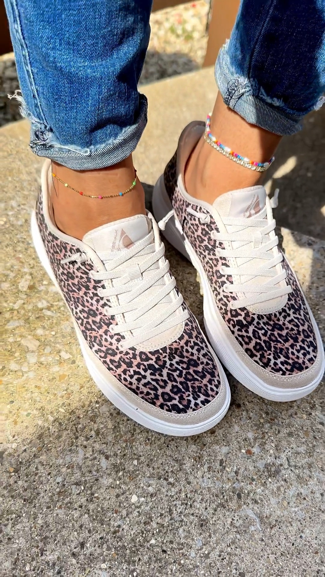 Walking shoes that are CUTE 😍 #skechers #skecherssneakers

#LTKgrwm #LTKootd #LTKActive