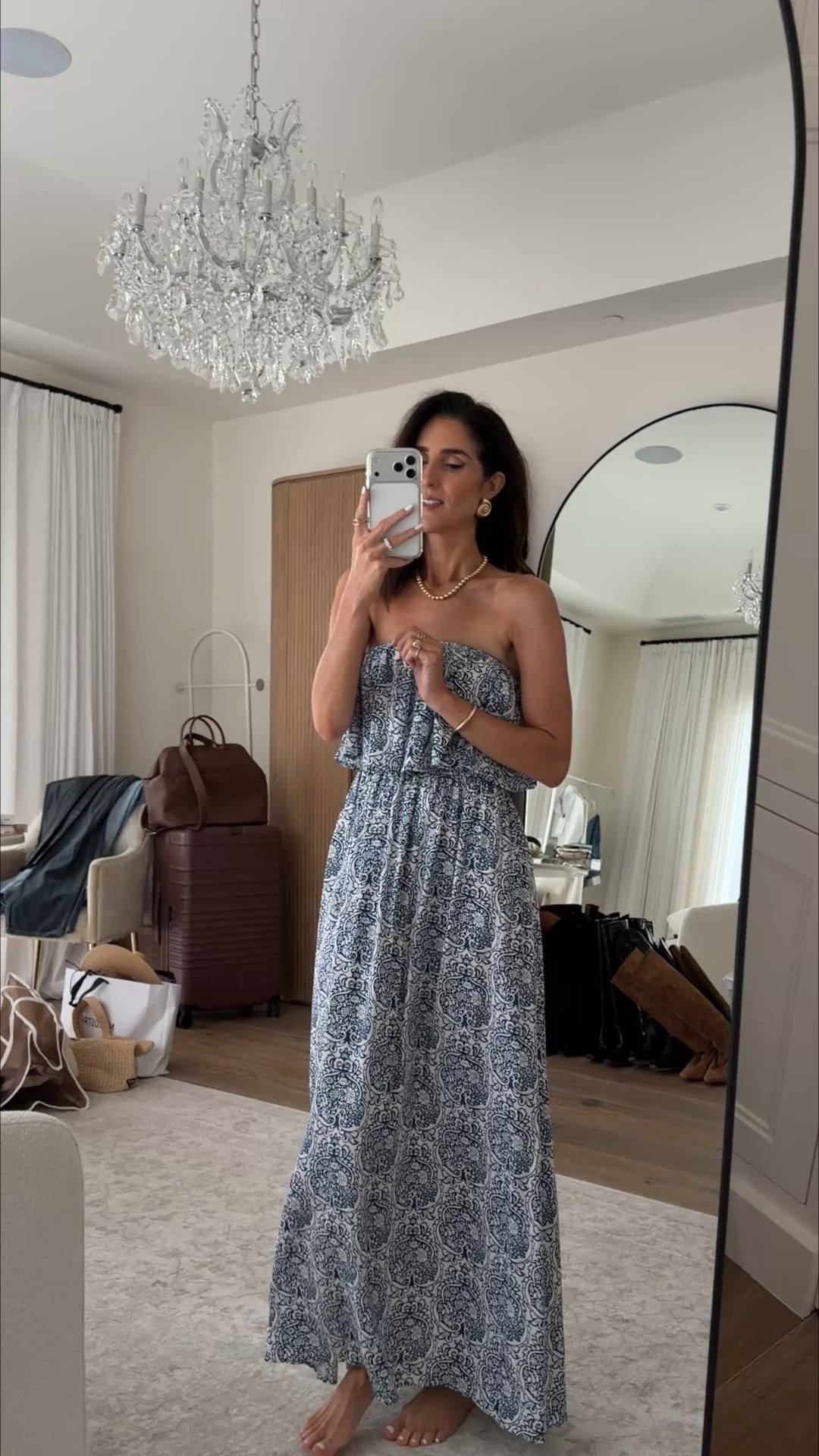 This is another dress that I’m so excited to share! It’s available in multiple colors I also picked it up in red. I’m just shy of 5-7” wearing the size small #stylinbyaylin #aylin #dress 

#LTKootd #LTKOver40 #LTKTall