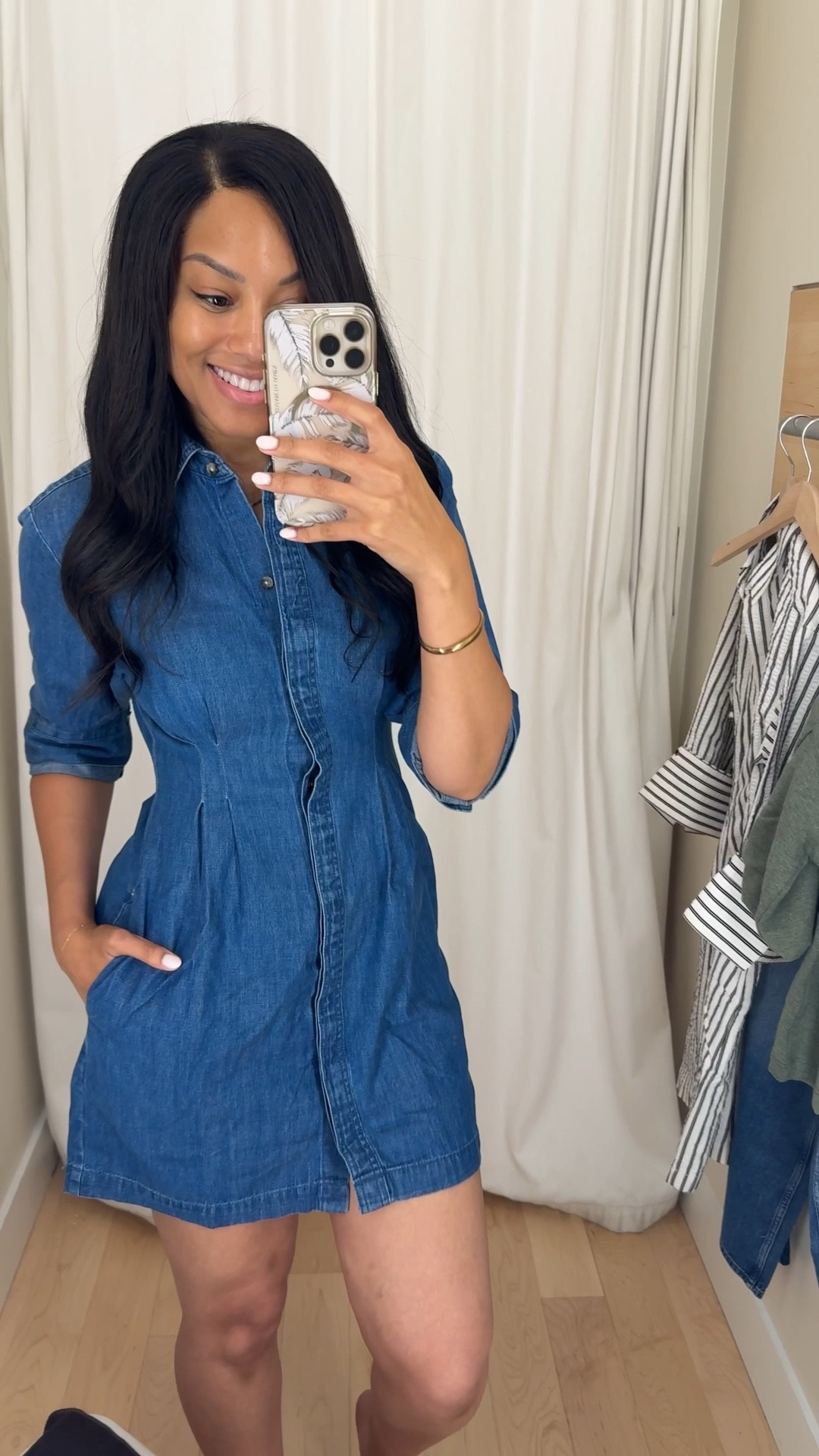 😍😍 XS in Madewell Denim Pleated Mini Shirtdress 💙 can definitely see this one paired with a cute pair of flats or boots for Fall

Madewell, denim dress, shirt dress, dress with pockets, fall dress, Labor Day 

#LTKxMadewell #LTKStyleTip #LTKSaleAlert