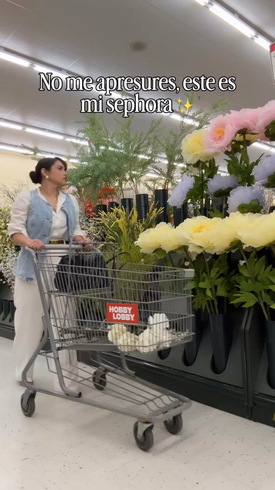 Amo el glam 💄pero Hobby Lobby…es mi debilidad 😩 no puedo entrar “solo a ver” 🤭🧵🪡

@hobbylobby 



#LTKootd #LTKMidsize #LTKvlog