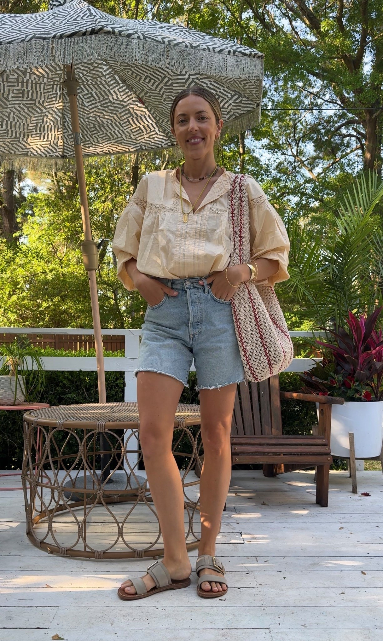 Size 25 shorts, size medium shirt 