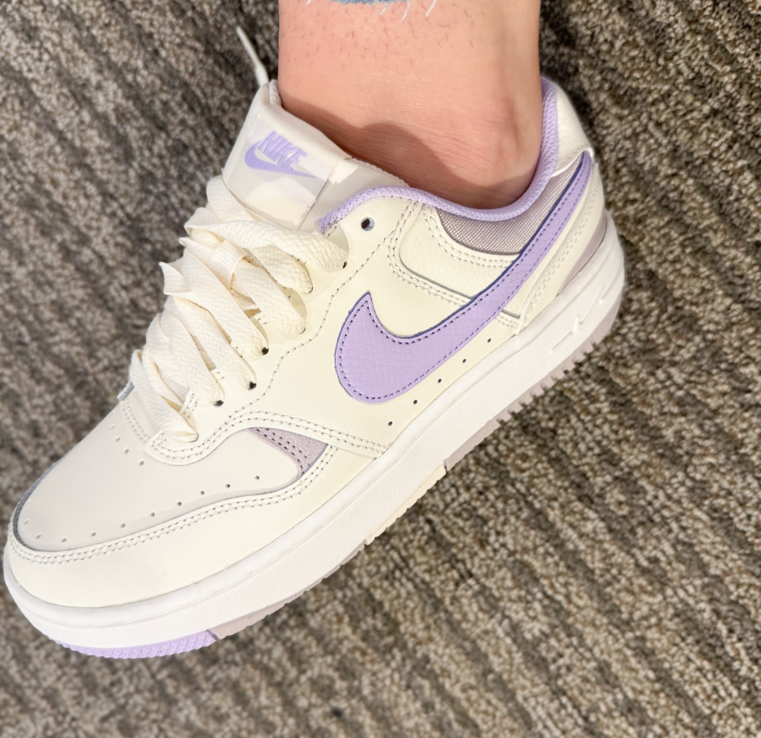 NSale white and purple lavender Nike Air Force sneakers summer style fall outfits

Really loving lavender right now and these sneakers are so cute! There are Millie purple options in the Nordstrom sale right now 😘

#LTKShoeCrush #LTKStyleTip #LTKxNSale