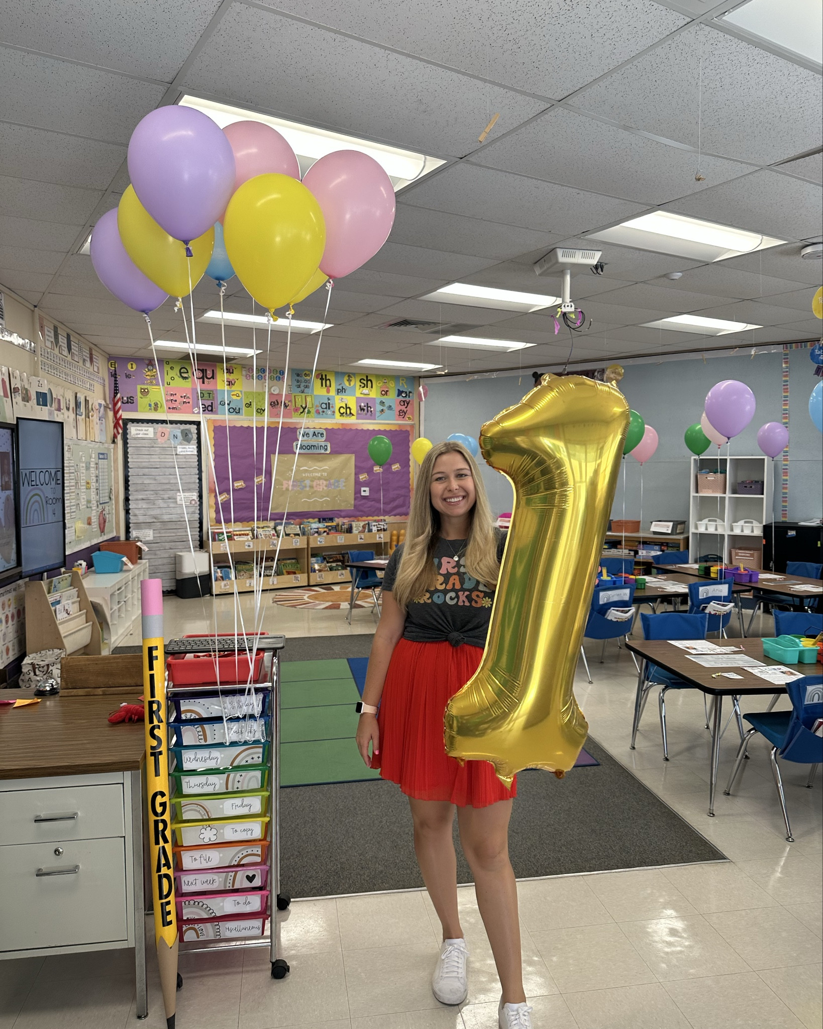 First Day of school / Meet the Teacher outfit in my First Grade Rocks shirt✏️📚

#LTKgrwm #LTKootd #LTKKids
