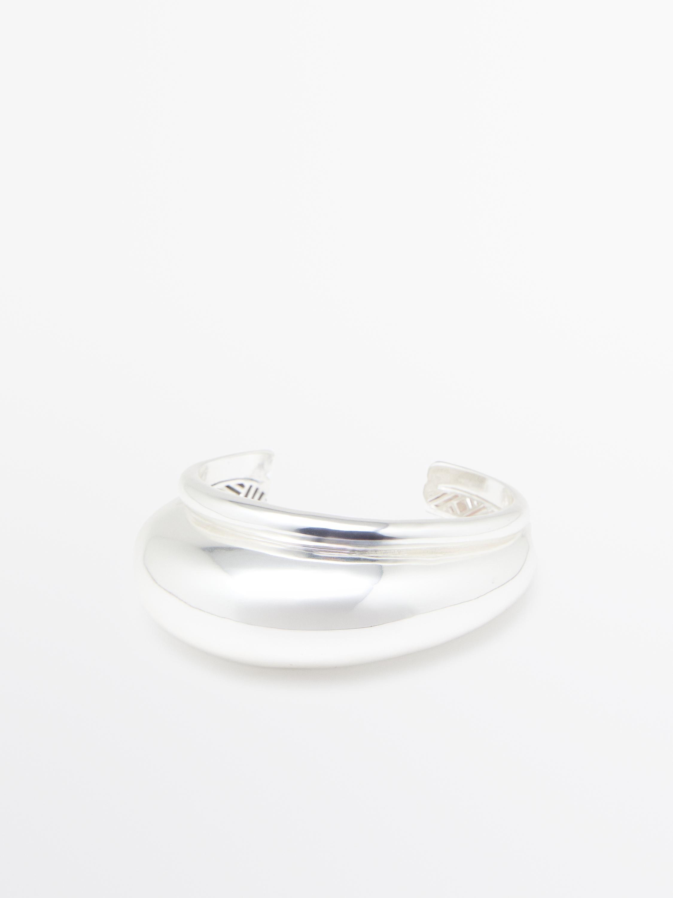 Rigid bracelet with voluminous design | Massimo Dutti US